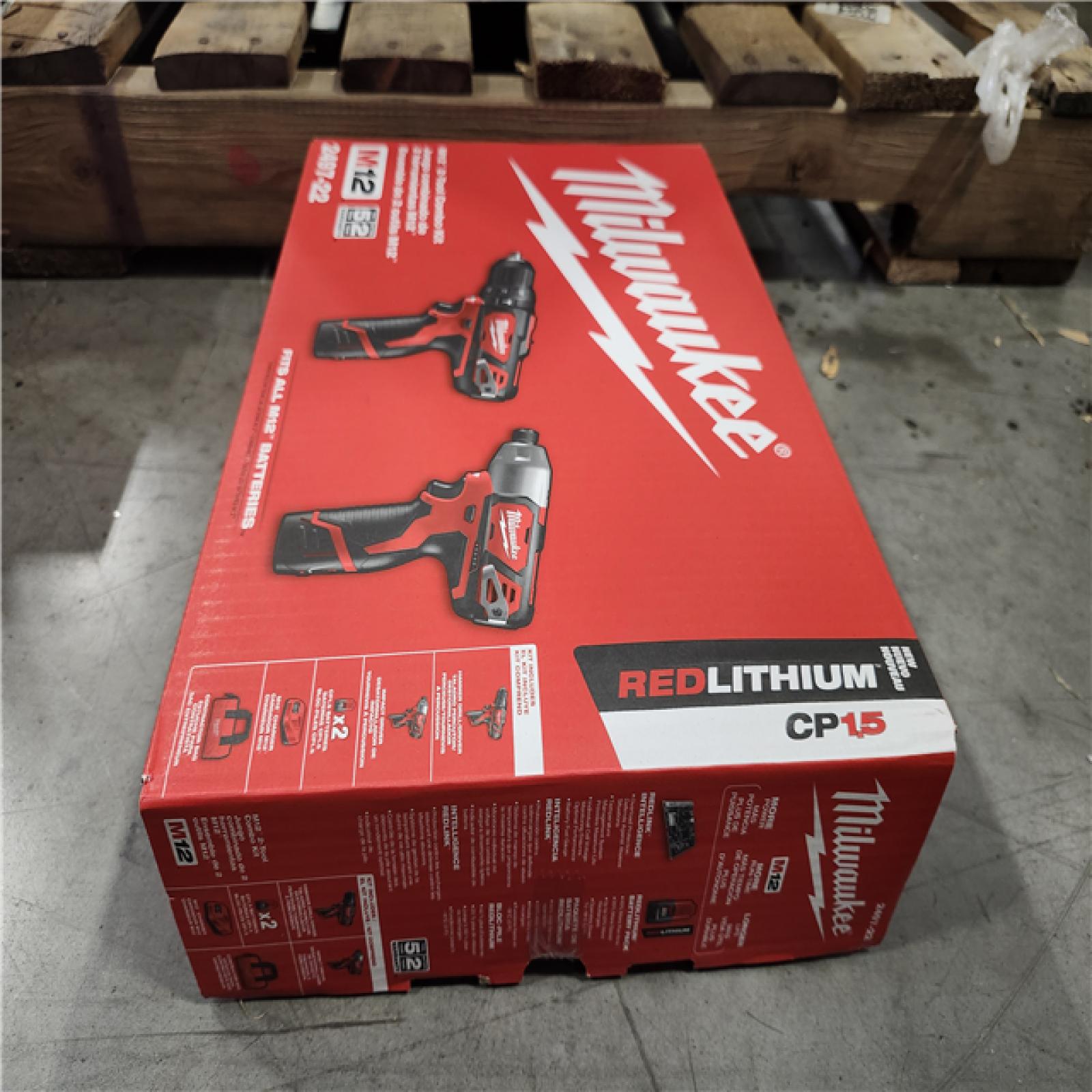 NEW! -  Milwaukee M12 12V Lithium-Ion Cordless Hammer Drill/Impact Driver Combo Kit (2-Tool) with (2) 1.5Ah Batteries  Charger & Bag