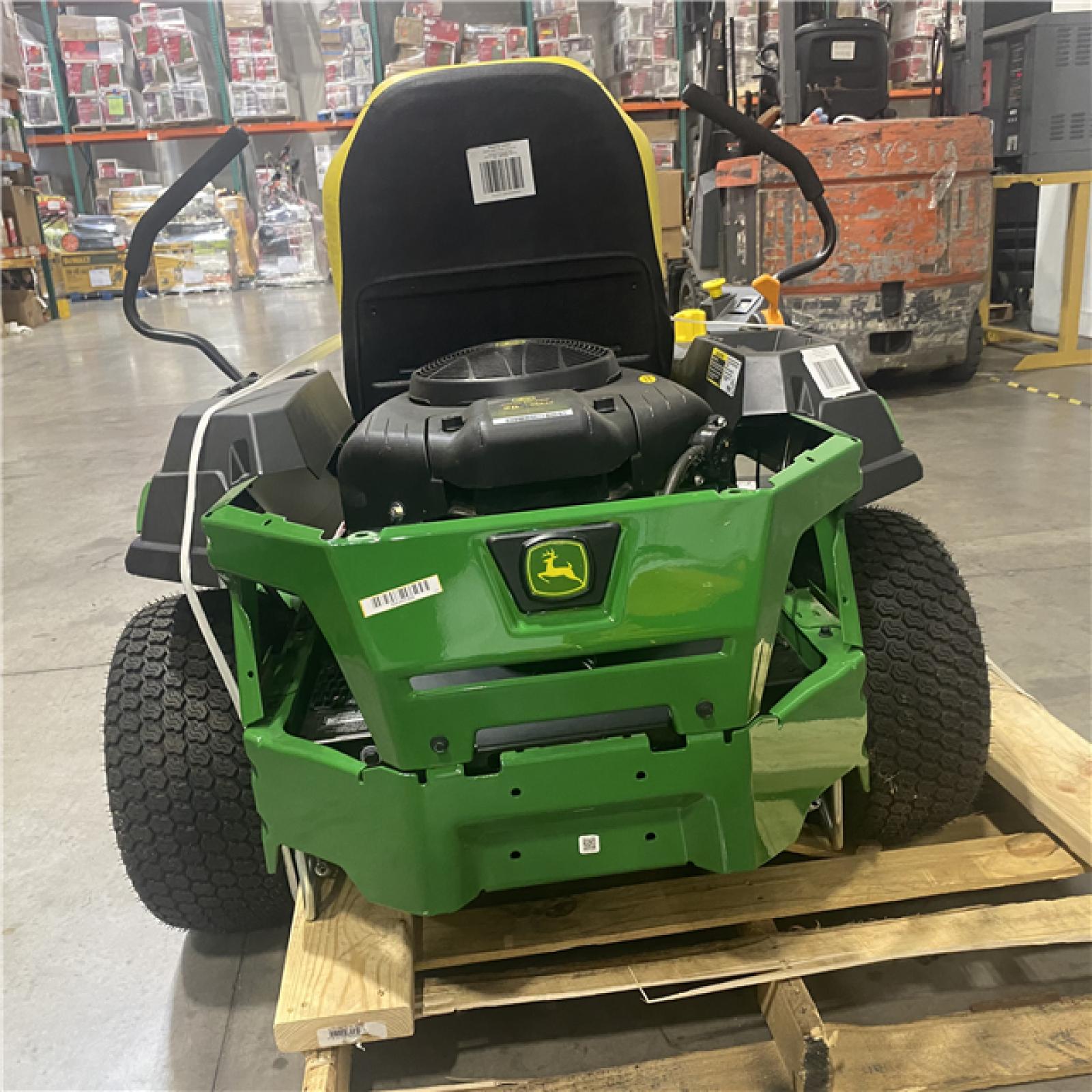 Dallas Location - As-Is  John Deere Z315E 42 in. 20 HP Gas Dual Hydrostatic Zero Turn Riding Lawn Mower