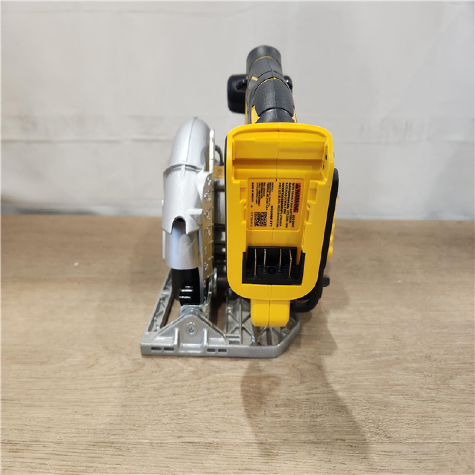 AS-IS- DeWALT DCS565B 20V Max Brushless 6.5   Cordless Circular Saw