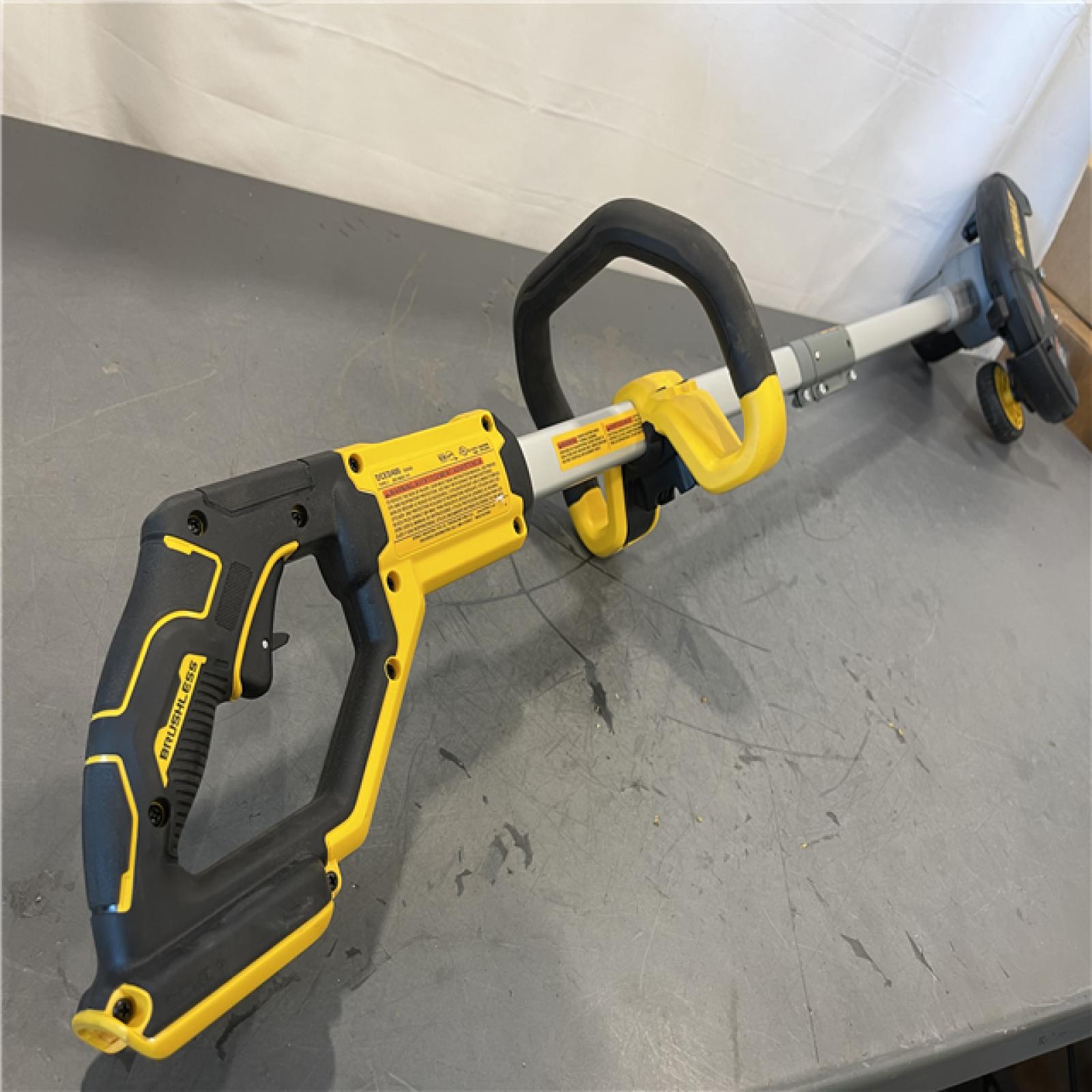 AS-IS - DeWALT 20V MAX 7.5 in. Cordless Battery Powered Lawn Edger (Tool Only)
