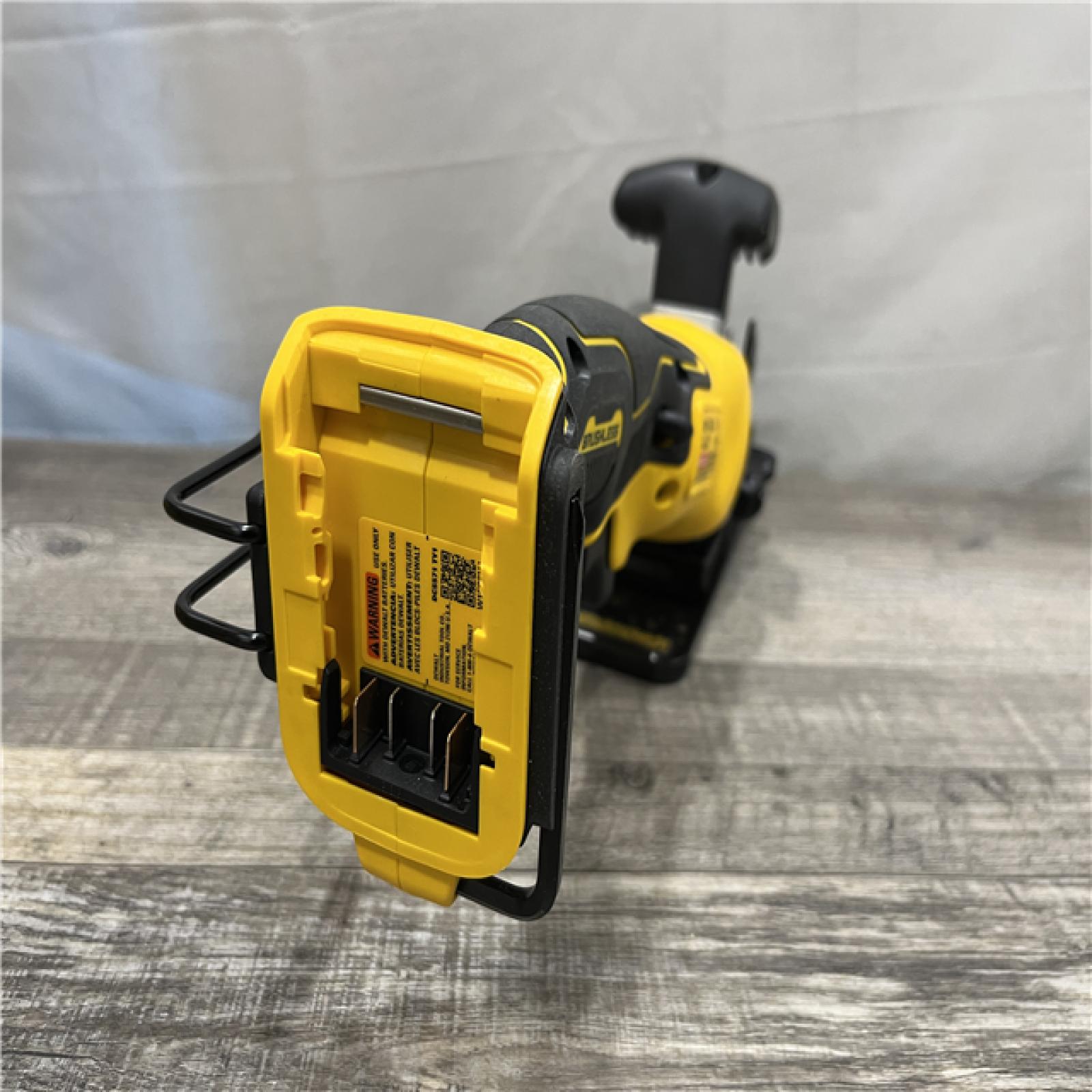 AS-IS DEWALT ATOMIC 20V MAX Cordless Brushless 4-1/2 in. Circular Saw (Tool Only)