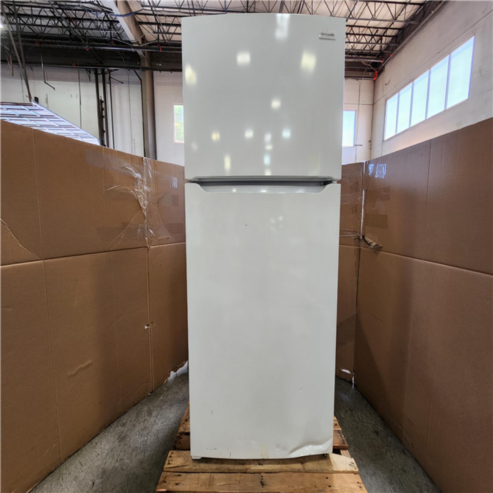 Phoenix Frigidaire 30 in. 18.3 cu. ft. Top Freezer Refrigerator  Garage Ready