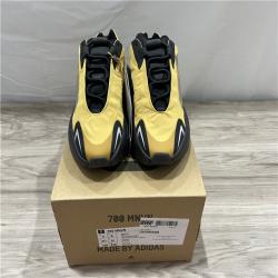 Adidas Yeezy Boost 700 MNVN - Orange - SZ 5
