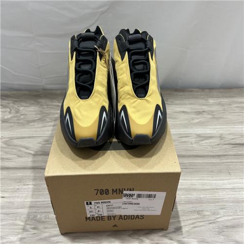 Adidas Yeezy Boost 700 MNVN - Orange - SZ 5
