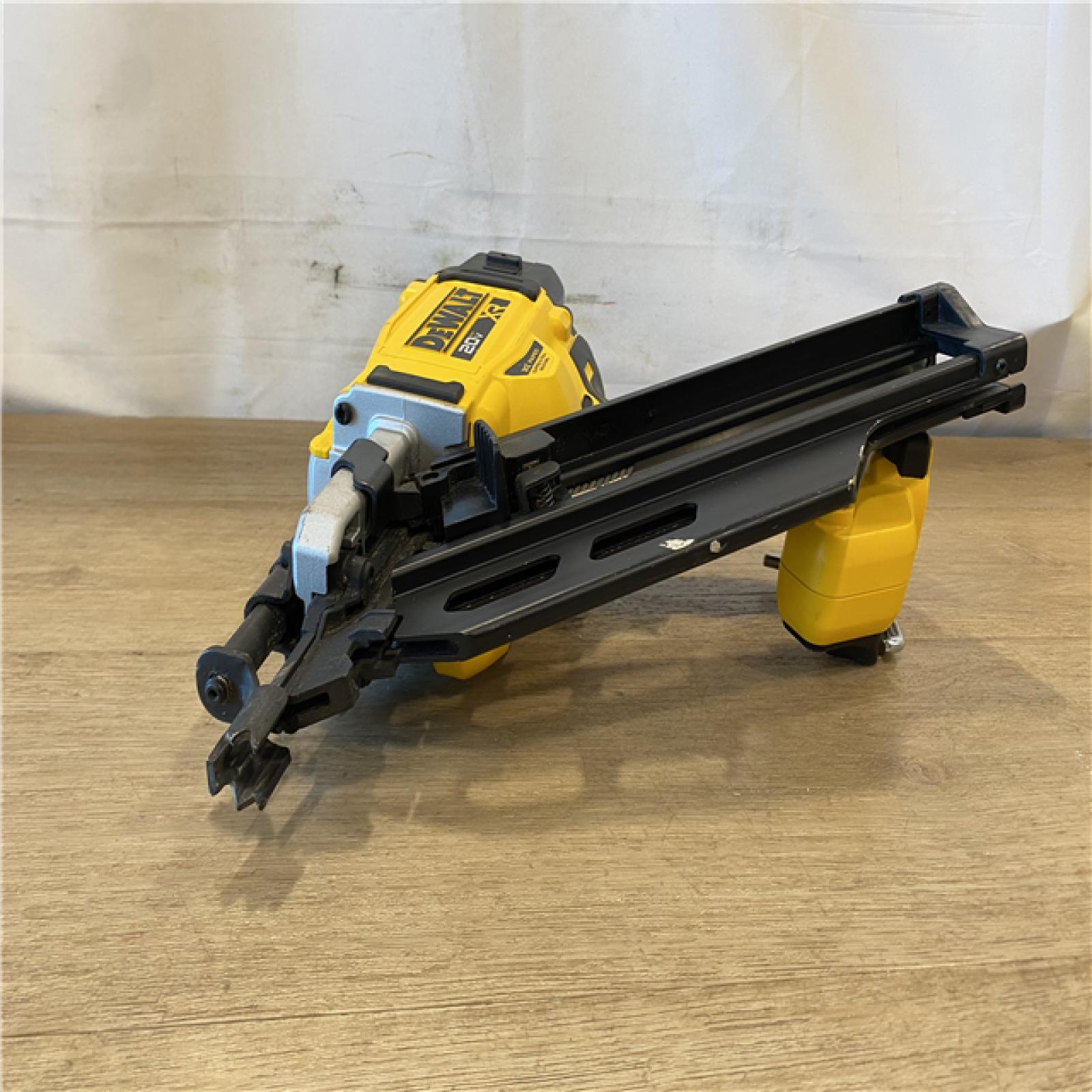 AS-IS DEWALT 20V 30 Degree Cordless Framing Nailer (Tool-Only)