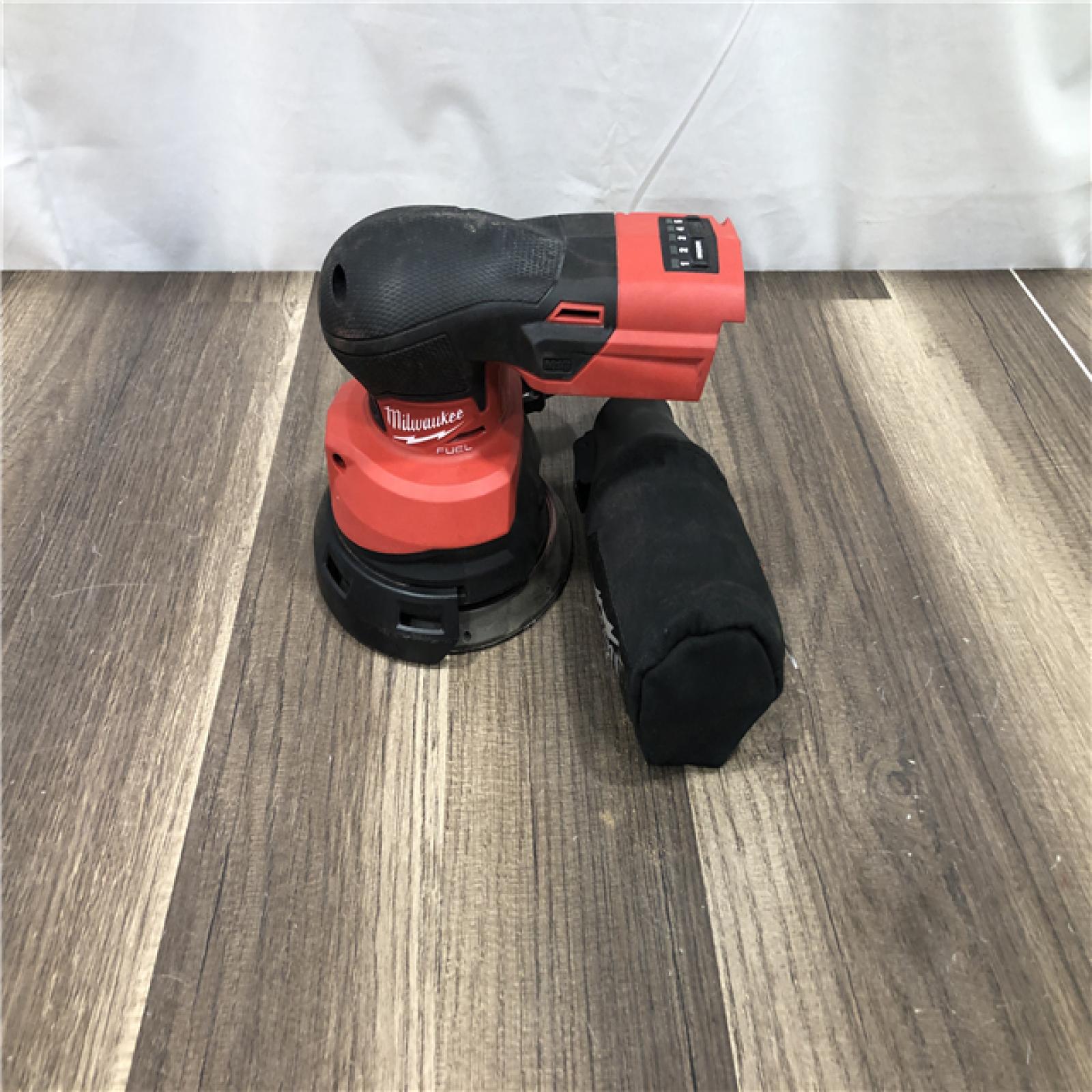 AS-IS Milwaukee 18V Lithium-Ion Brushless Cordless FUEL 5 in. Random Orbit Sander (Tool-Only)