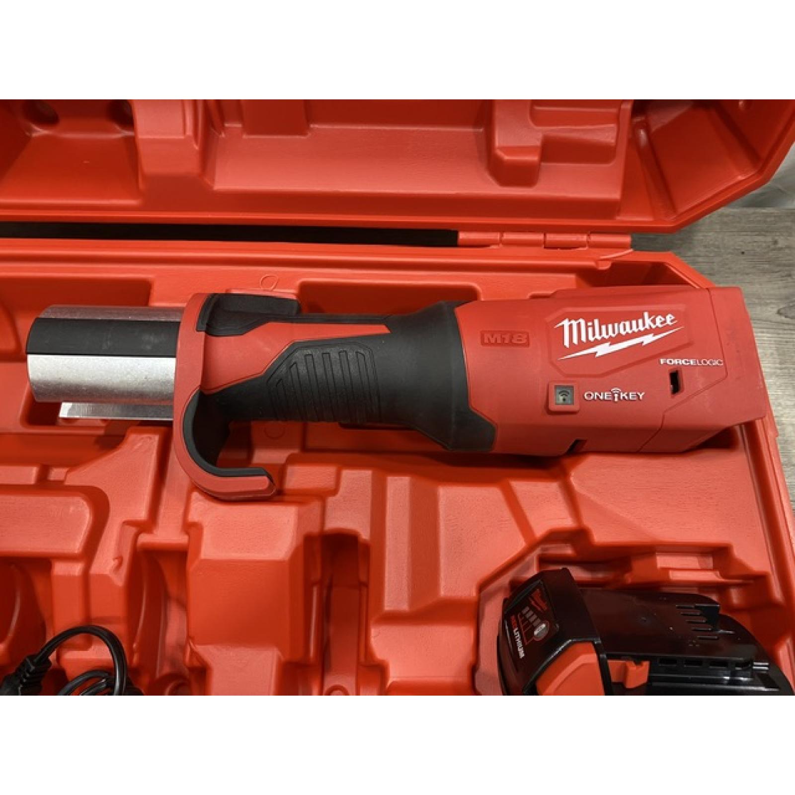 AS-IS Milwaukee 18-Volt Lithium-Ion Brushless Cordless FORCE LOGIC Press Tool (Tool-Only)