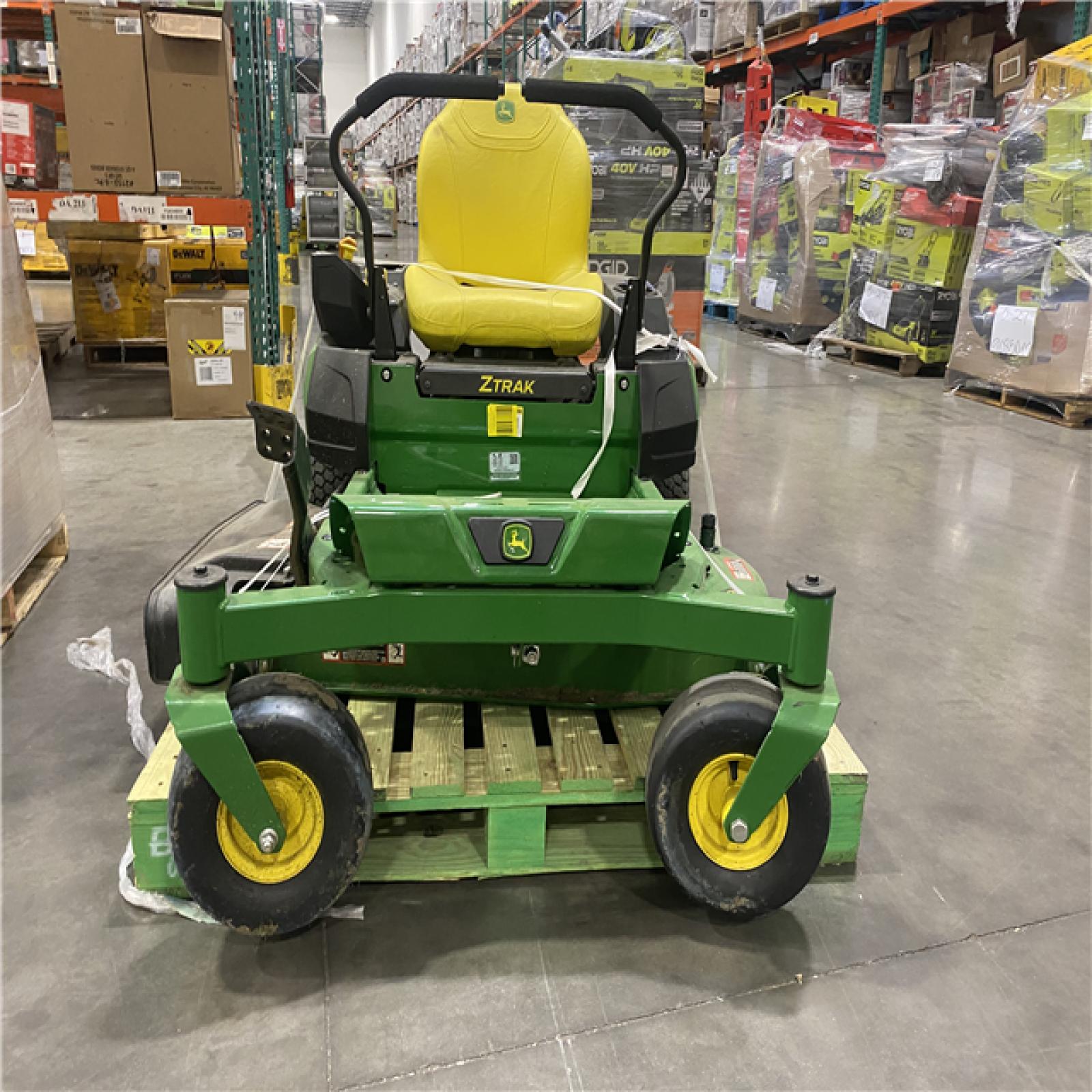 Dallas Location - As-Is John Deere Z315E 42 in. 20 HP Gas Dual Hydrostatic Zero Turn Riding Lawn Mower