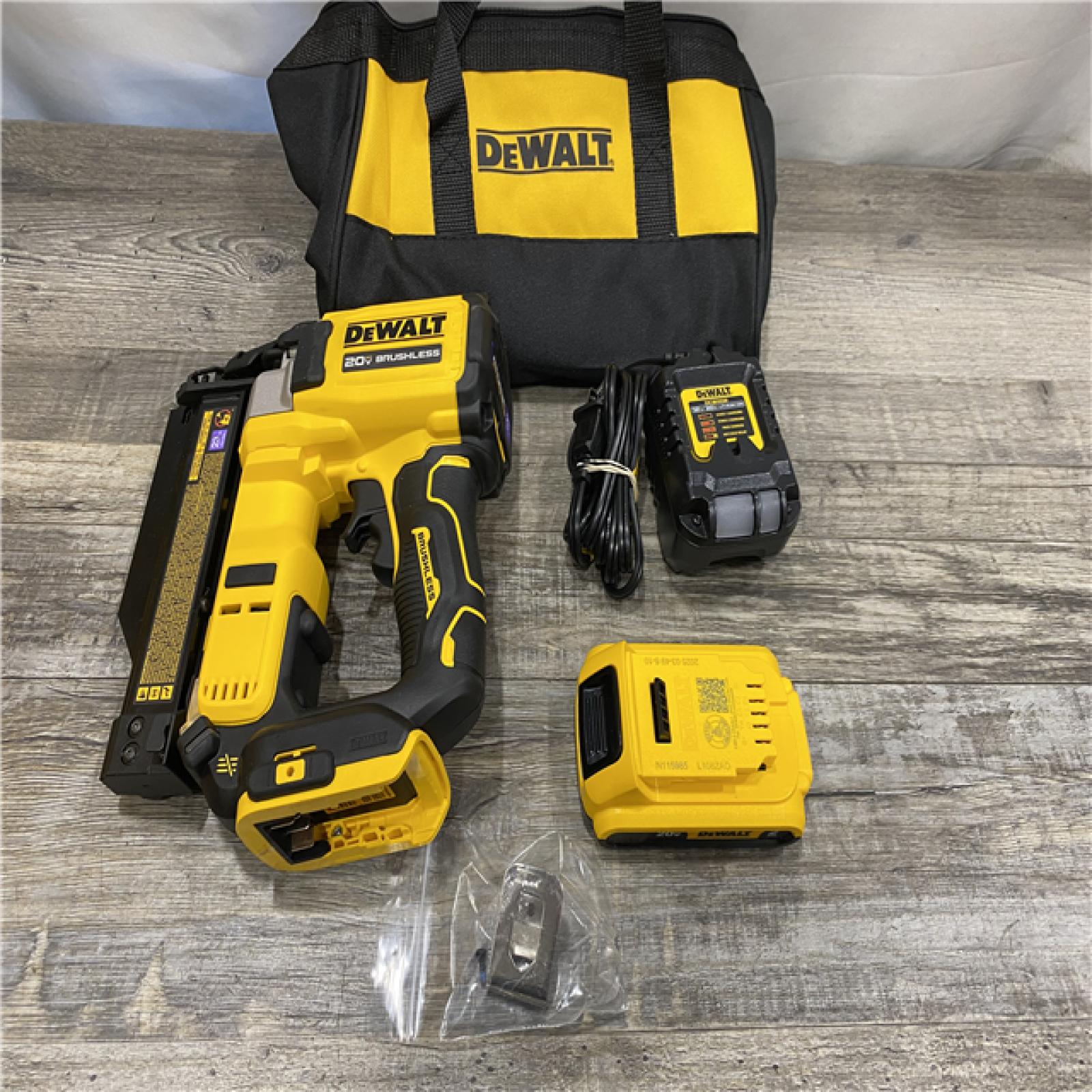 AS-IS DEWALT ATOMIC 20V MAX Lithium Ion Cordless 23 Gauge Pin Nailer Kit