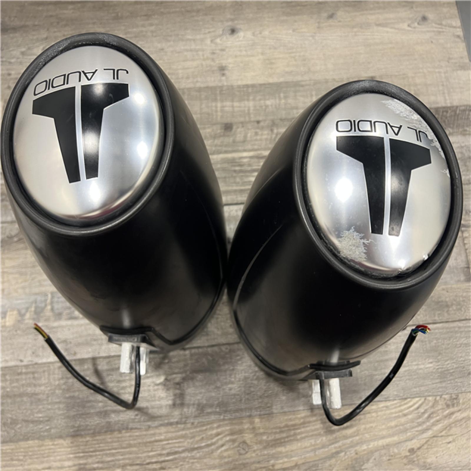 AS-IS JL M6-880ETXv3-Sb-S-GmTi-i M6 Series 8.8 wakeboard tower speakers with RGB LED lighting