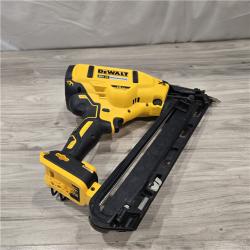 AS-IS DeWalt 15 GA ANGLED FINISH NAILER KIT