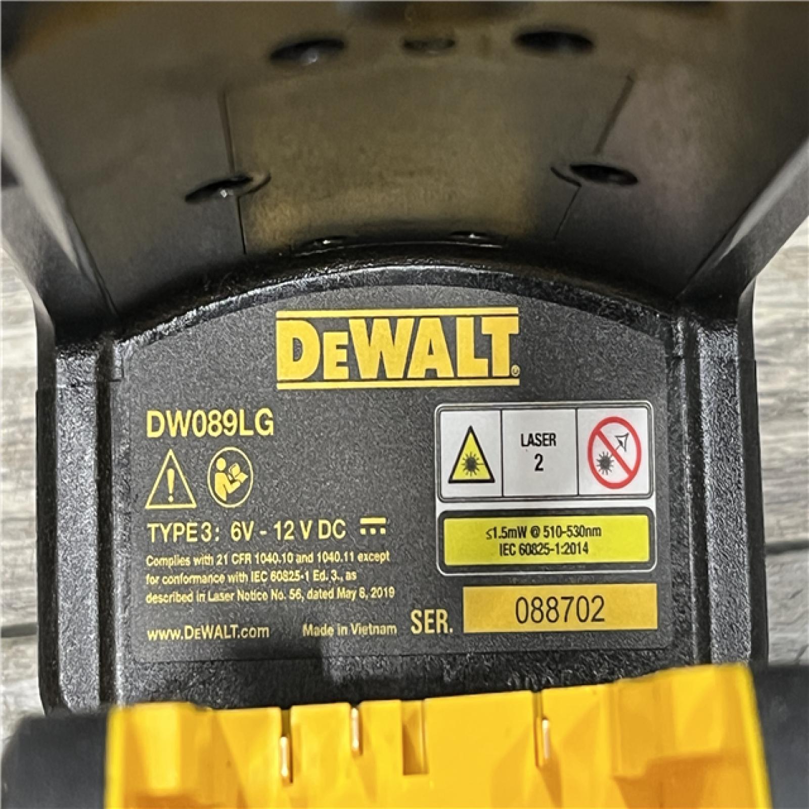 AS-IS DEWALT 12V MAX Lithium-Ion 100 ft. Green Self-Leveling 3-Beam 360 Degree Laser Level Kit