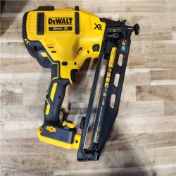 HOUSTON LOCATION - AS-IS DEWALT 20V MAX XR 16-Gauge Electric Cordless Angled Finishing Nailer Kit