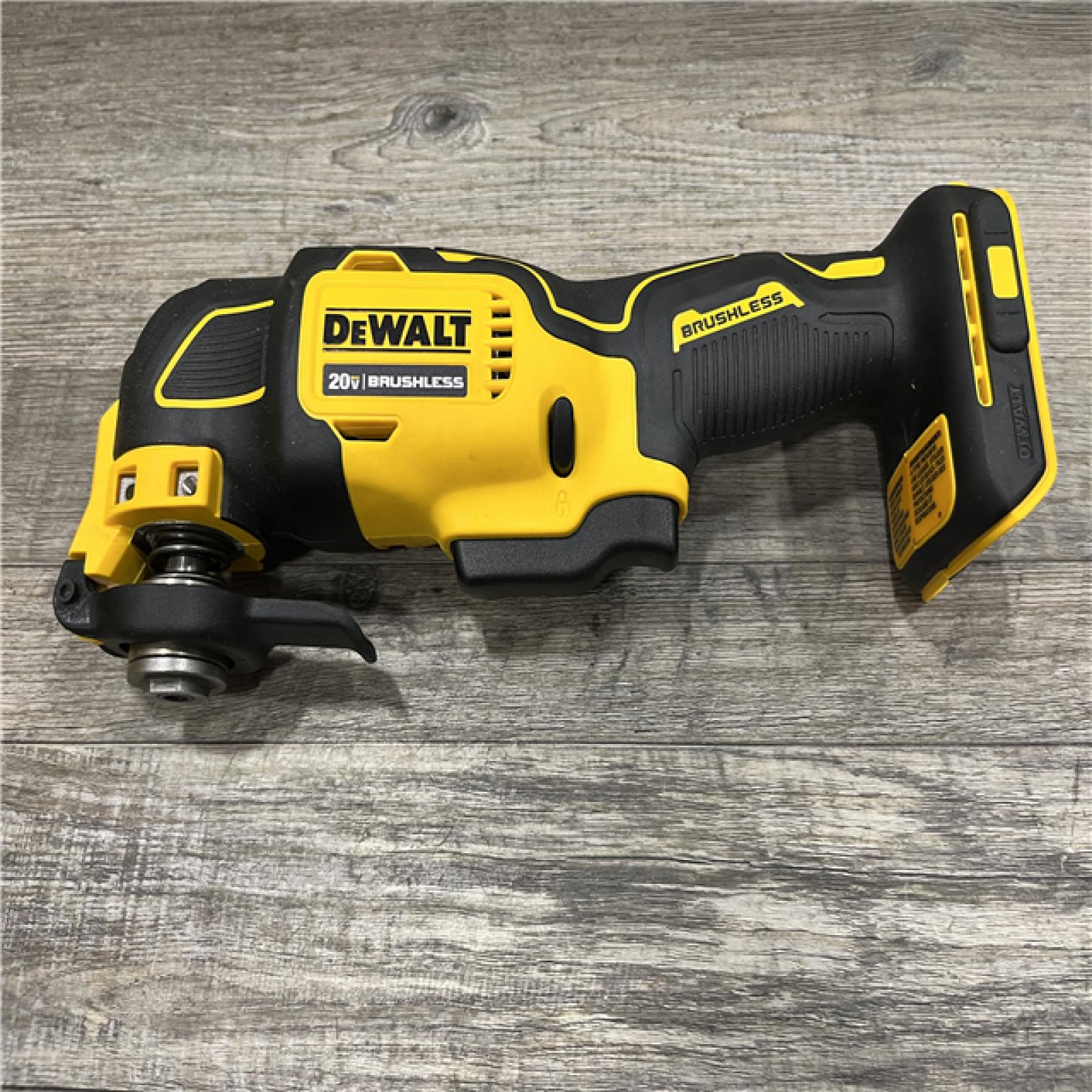 AS-IS DEWALT ATOMIC 20V MAX Cordless Brushless Oscillating Multi Tool Kit