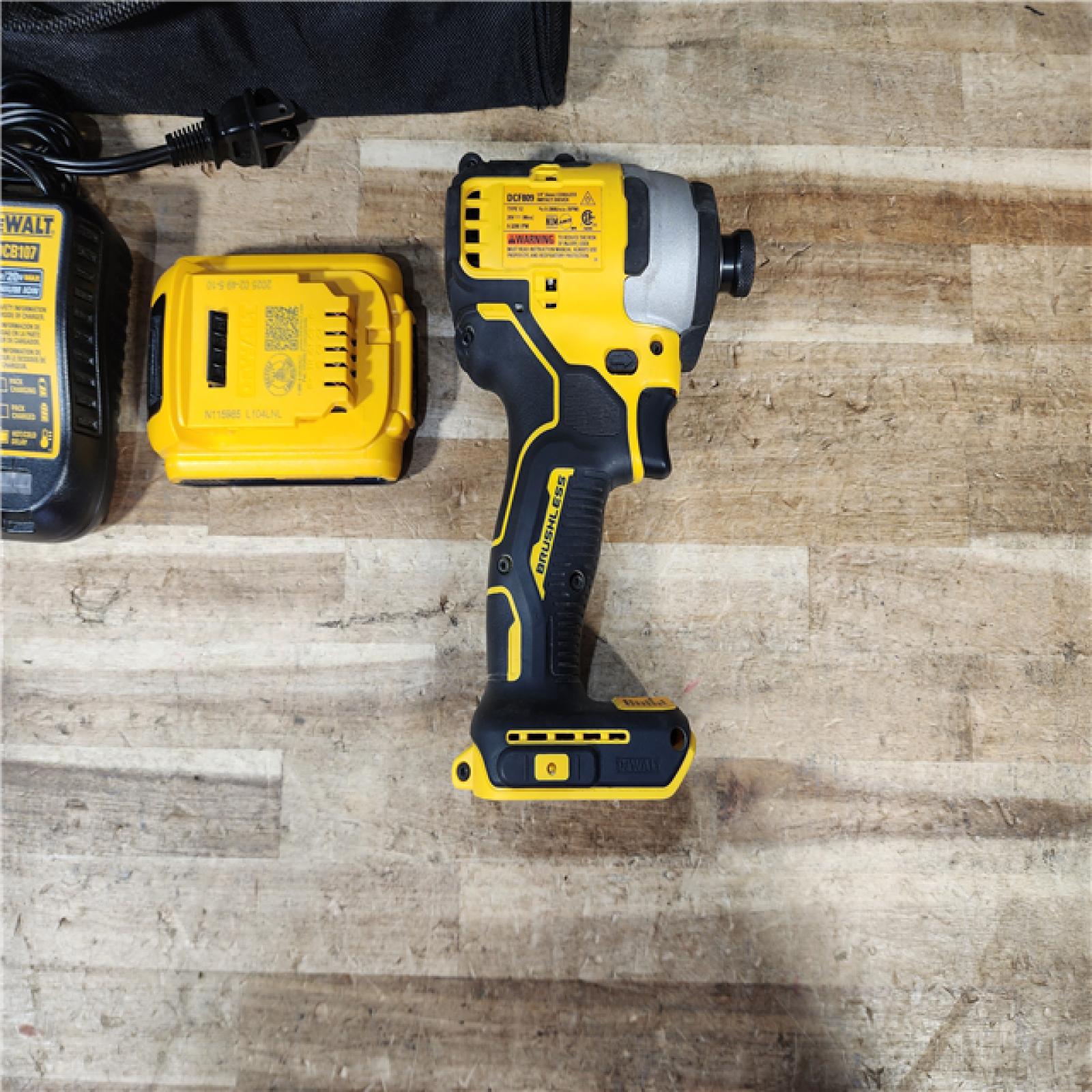 HOUSTON LOCATION - AS - IS DEWALT Atomic 20V Max Lithium-Ion Brushless Cordless Compact 1/4 in. Impact Driver Kit