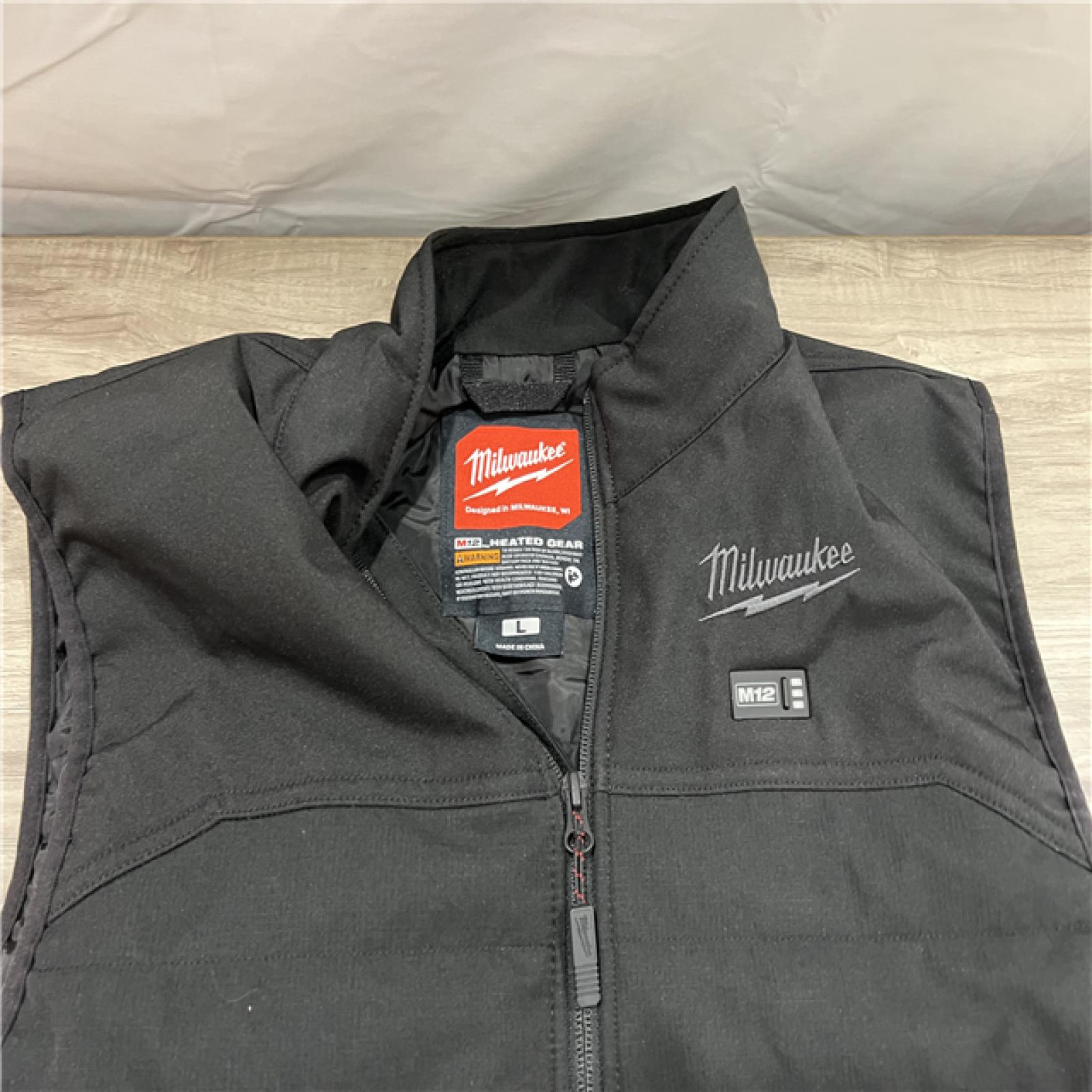 AS-IS Men's Large M12 12V Lithium-Ion Cordless AXIS Black Heated Vest (Vest Only)