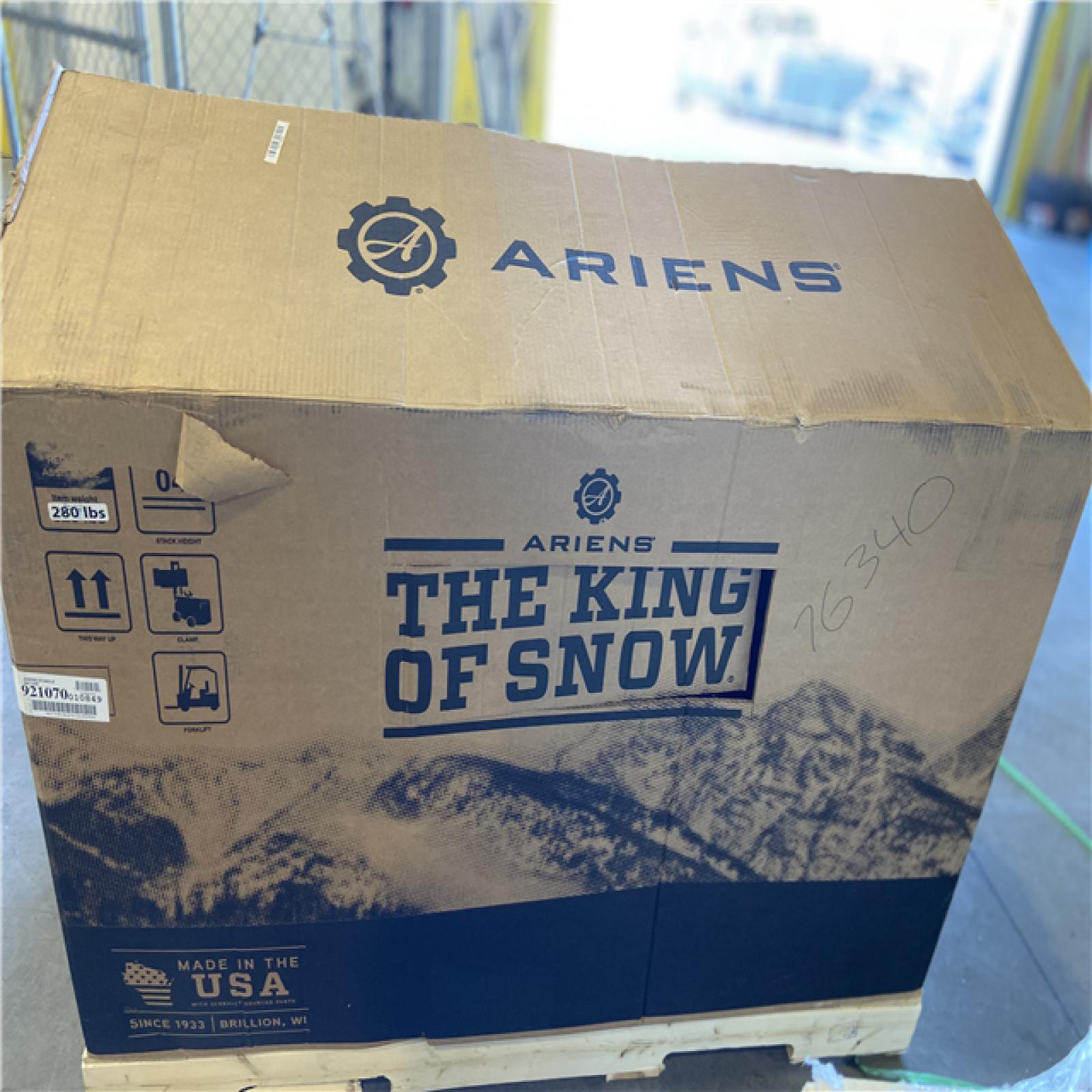 DALLAS LOCATION - Ariens Deluxe 28 in. 2-stage Self-Propelled Gas Snow Blower