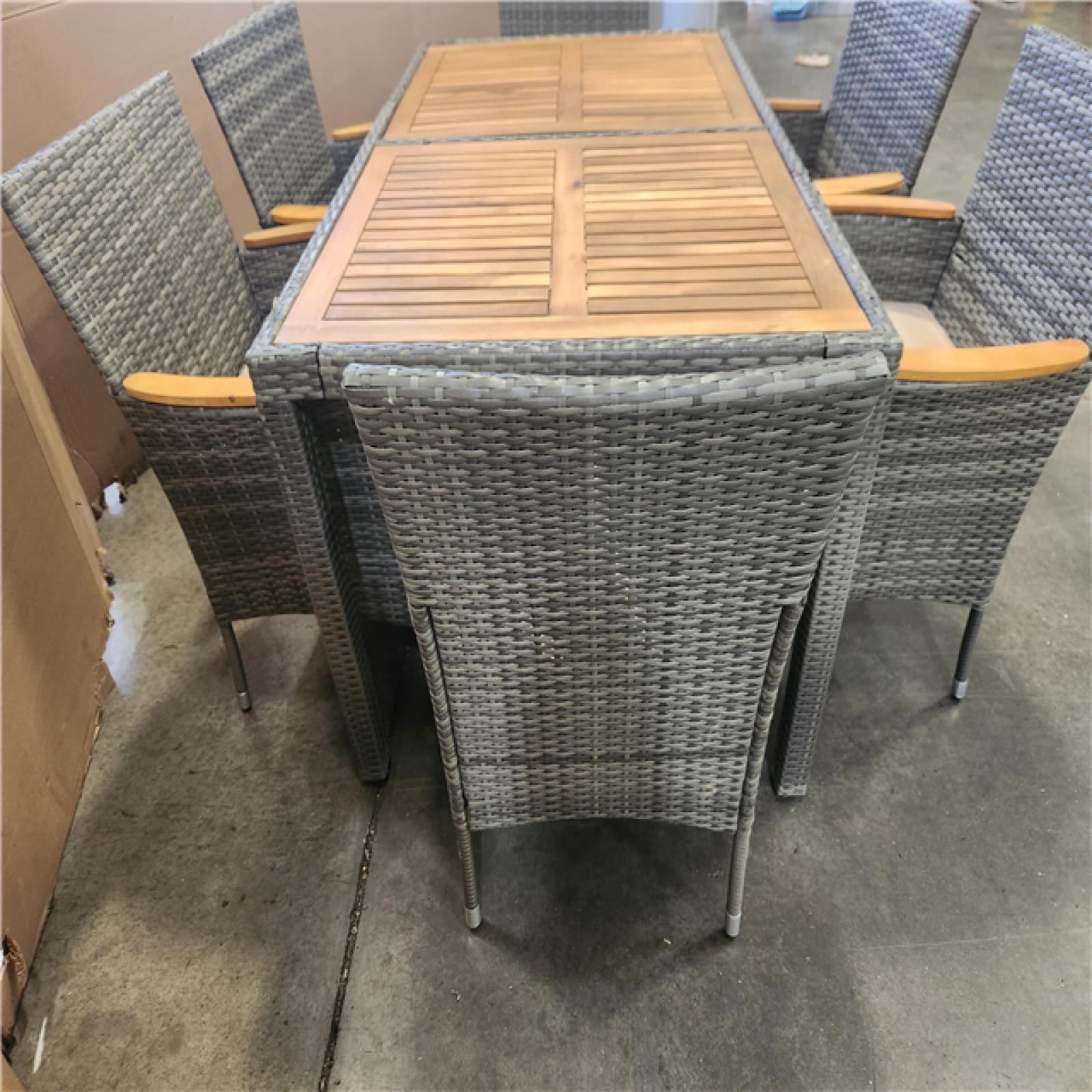 Phoenix Location 7-Piece Out Door Wicker Table and Chairs