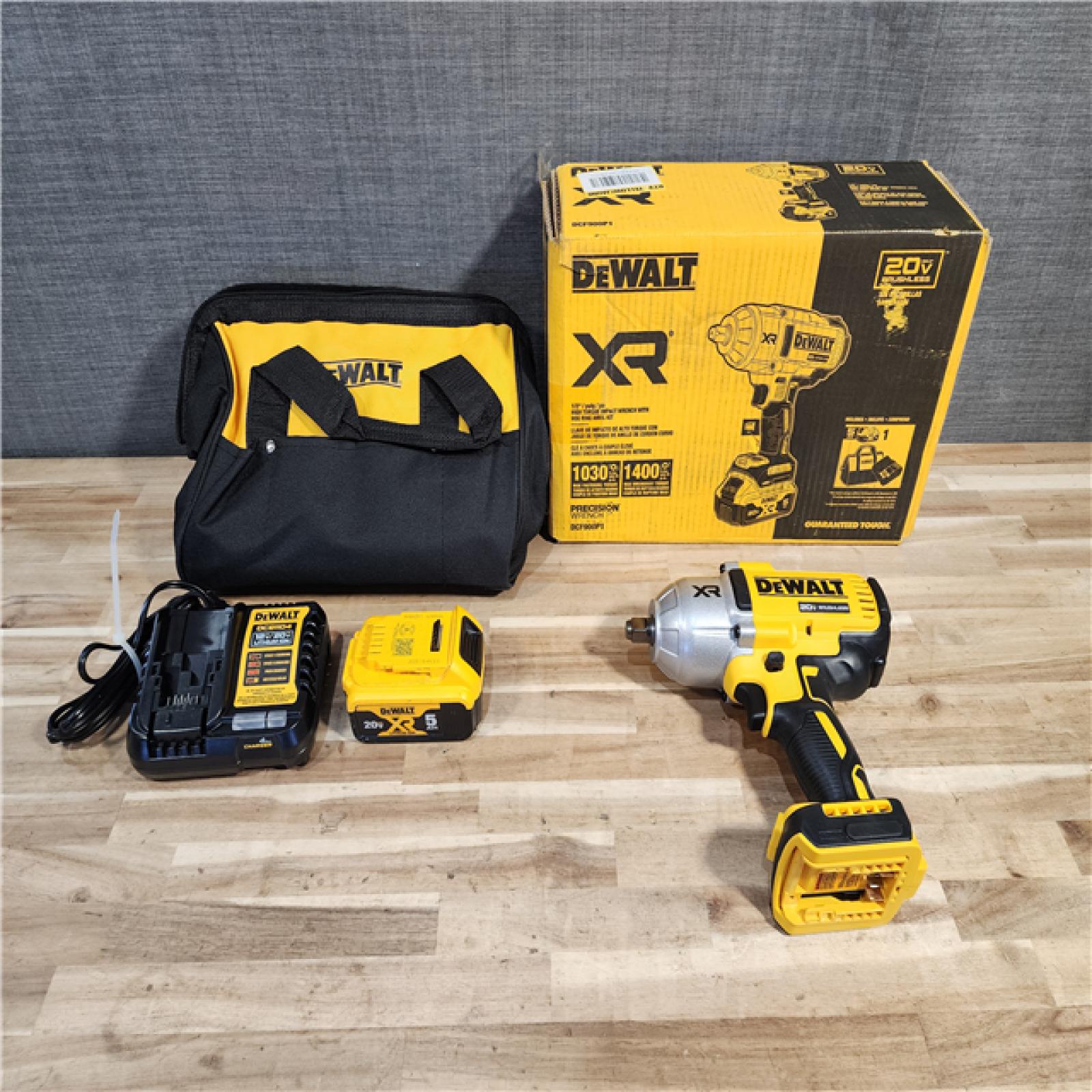 HOUSTON LOCATION - AS-IS (APPEARS LIKE NEW) DEWALT 20V MAX Lithium-Ion Cordless 1/2 in. Impact Wrench Kit