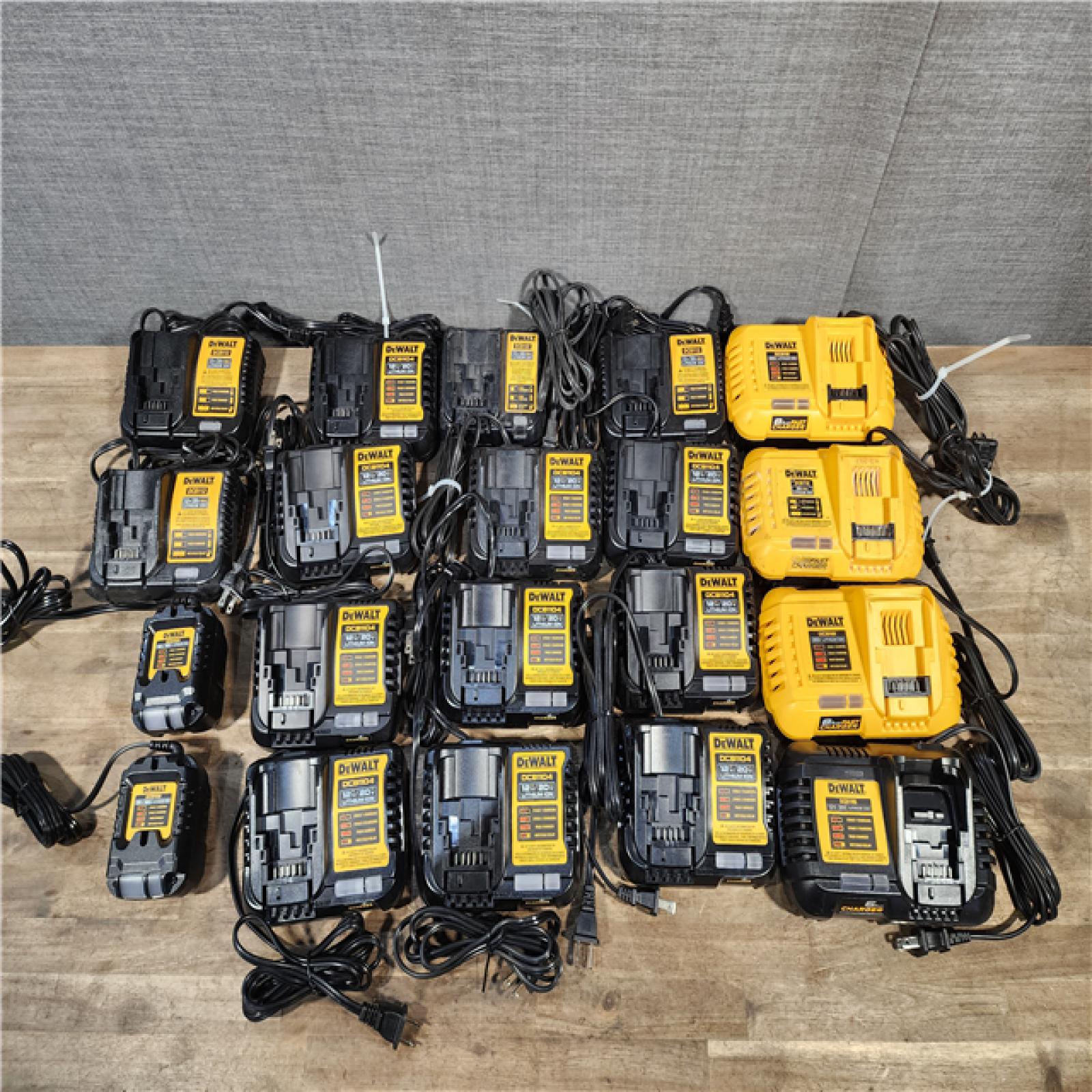 HOUSTON LOCATION - AS-IS DEWALT BATTERY CHARGER PACK QTY - 20