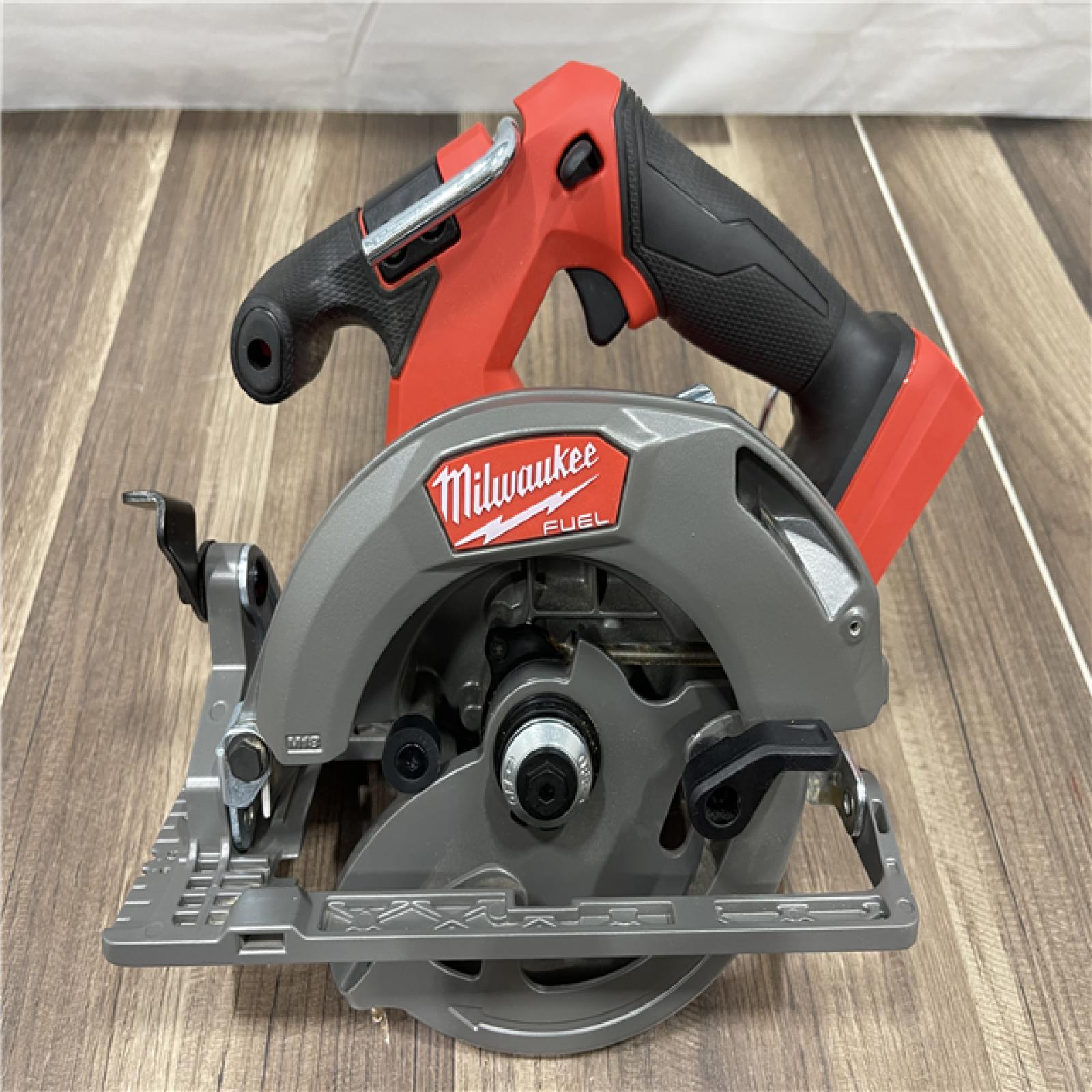 AS-IS Milwaukee M18 FUEL 18V Lithium-Ion Brushless Cordless 6-1/2 in. Circular Saw (Tool-Only)