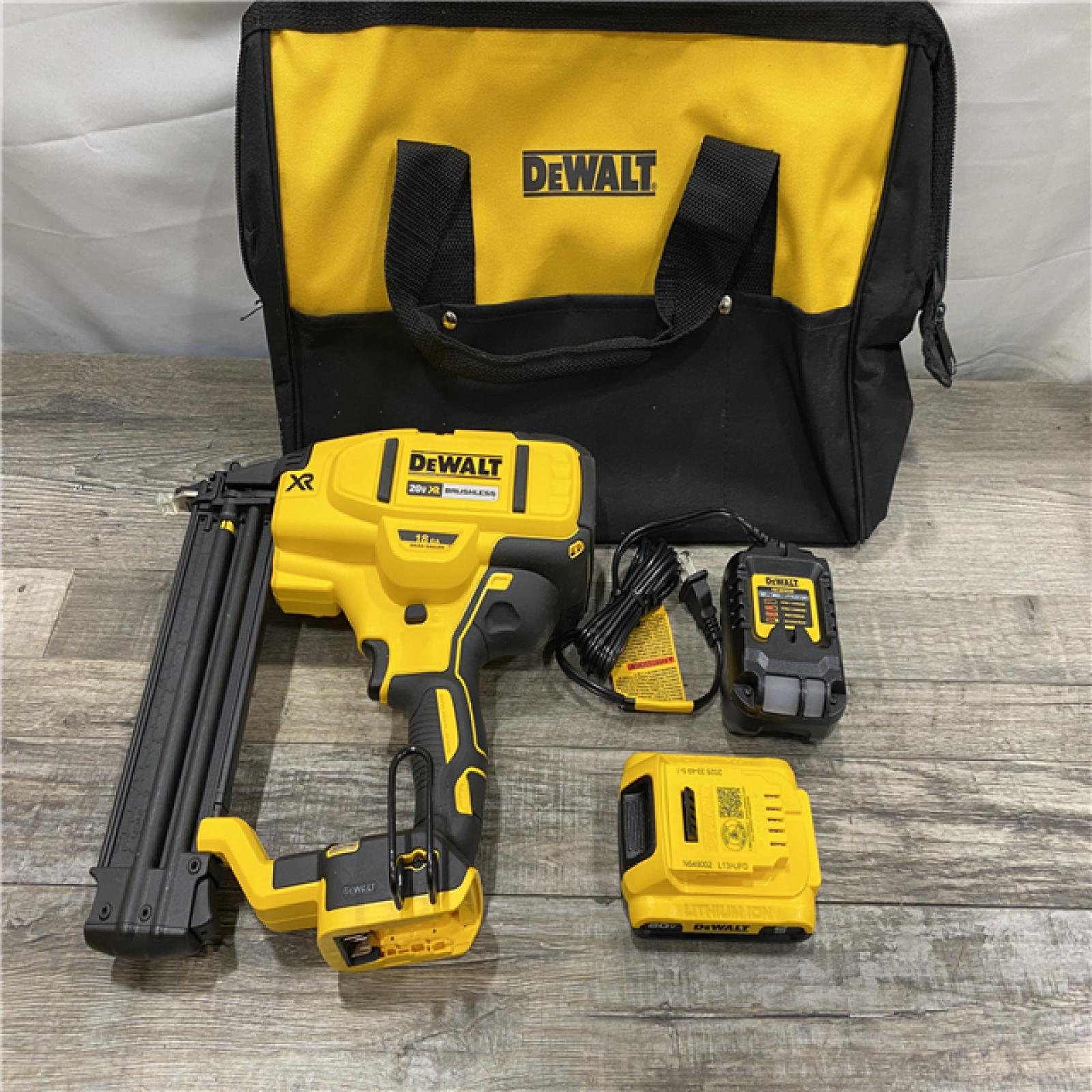 AS-IS DEWALT 20V MAX XR 18 Gauge Brad Nailer Kit