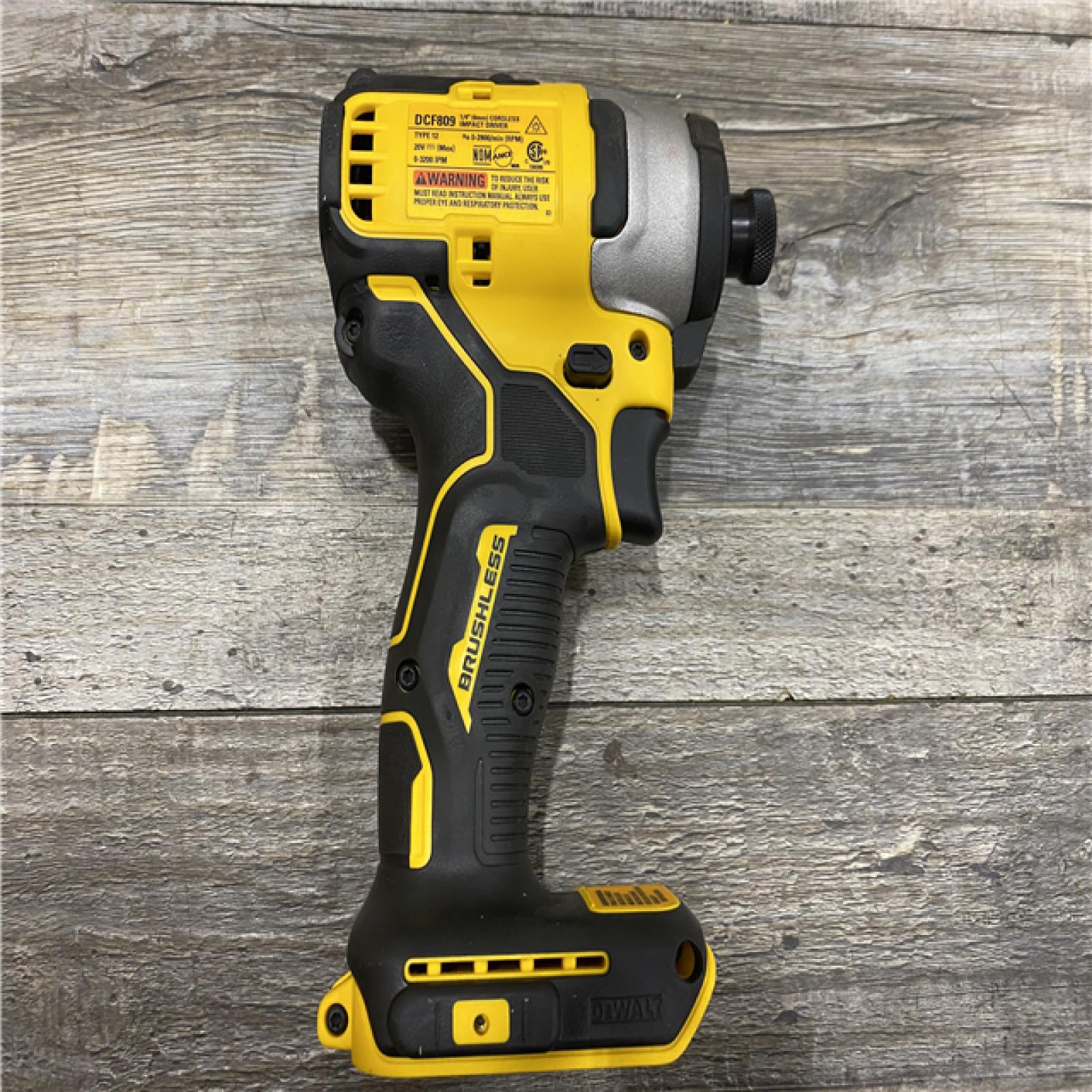 AS-IS DEWALT Atomic 20V Max Lithium-Ion Brushless Cordless Compact 1/4 in. Impact Driver Kit