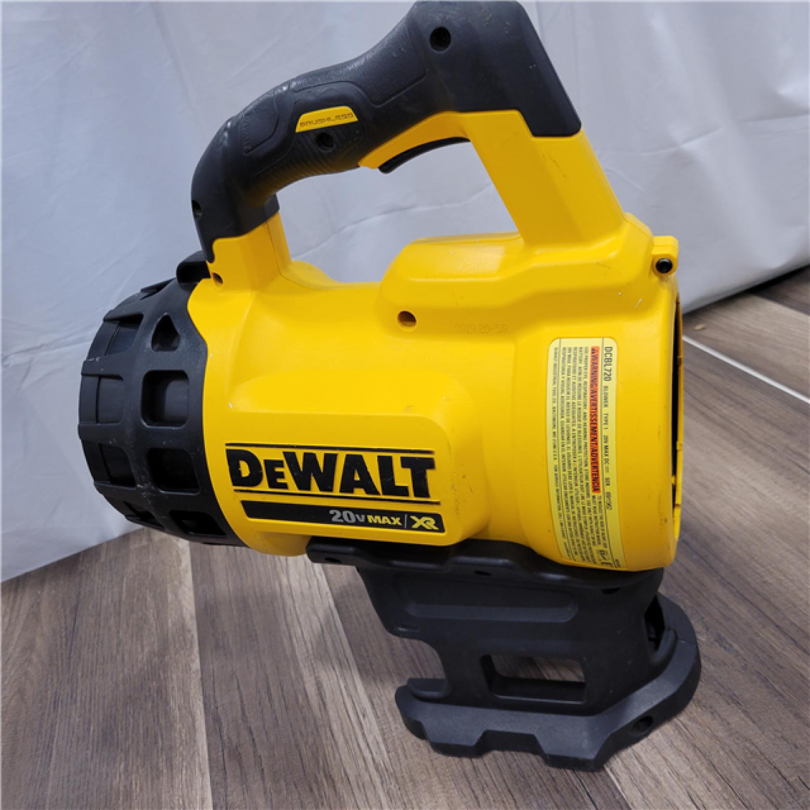 AS-IS DEWALT FLEXVOLT 60V MAX 160 MPH 760 CFM Brushless Cordless  and Charger