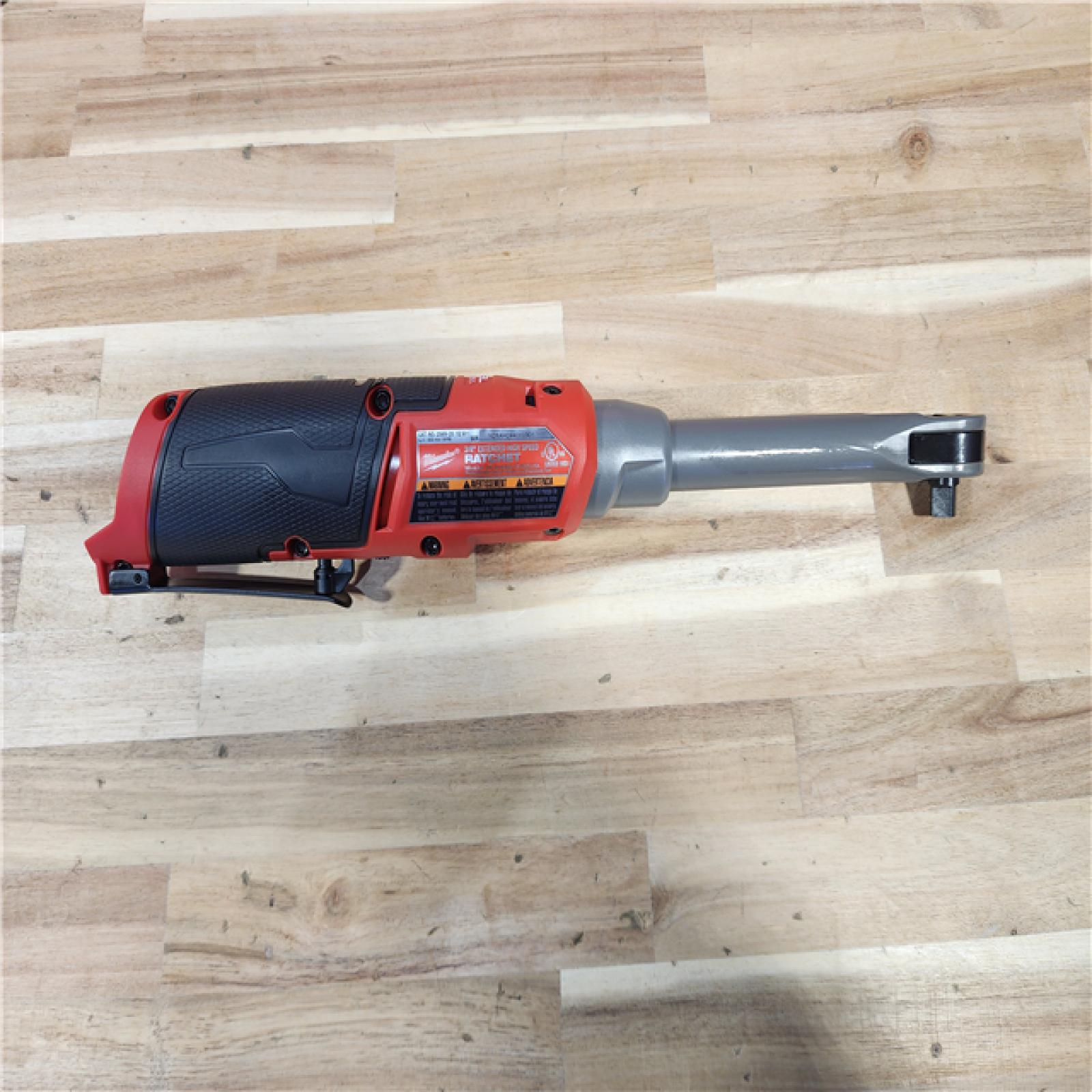 HOUSTON LOCATION - AS-IS (APPEARS LIKE NEW) M12 FUEL 12V Lithium-Ion Brushless Cordless 3/8 in. Extended Reach High Speed Ratchet Kit