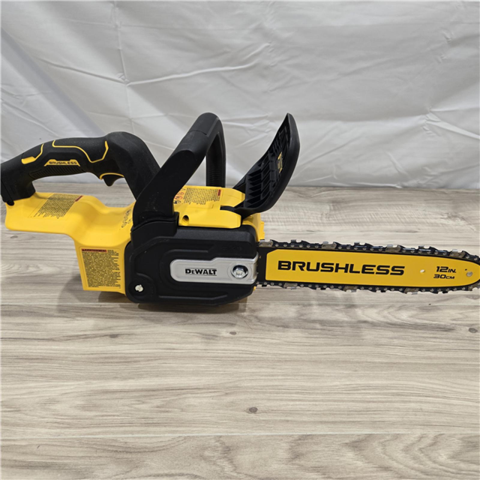 LIKE NEW! - DEWALT 20V MAX Compact Cordless Chainsaw Kit