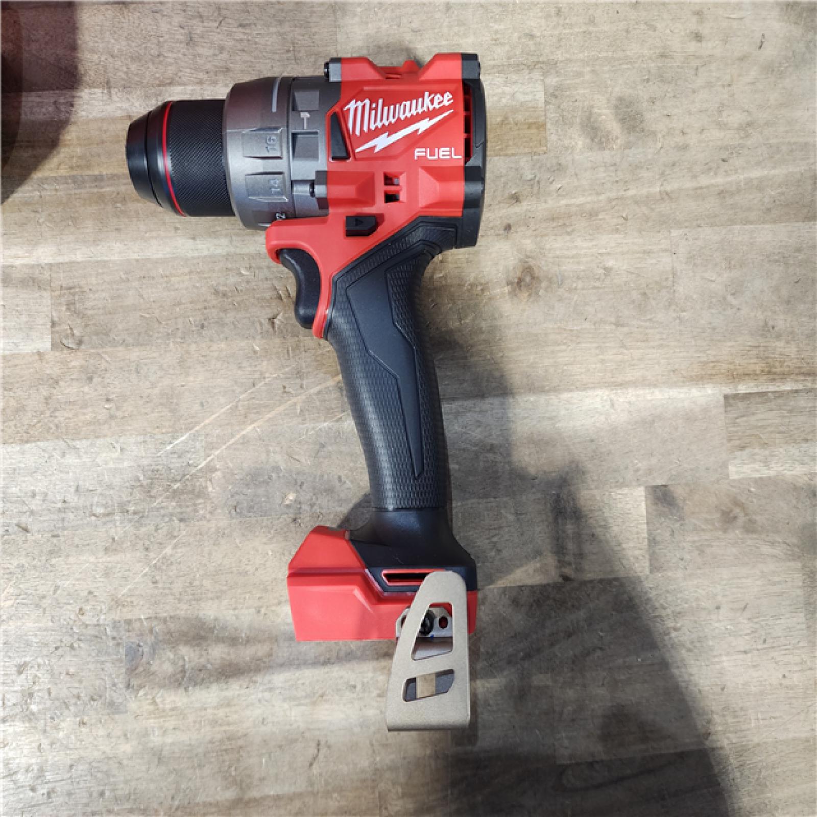 HOUSTON LOCATION - AS-IS (APPEARS LIKE NEW) Milwaukee 2904-22 Hammer Drill Driver Kit with Batteries and Charger