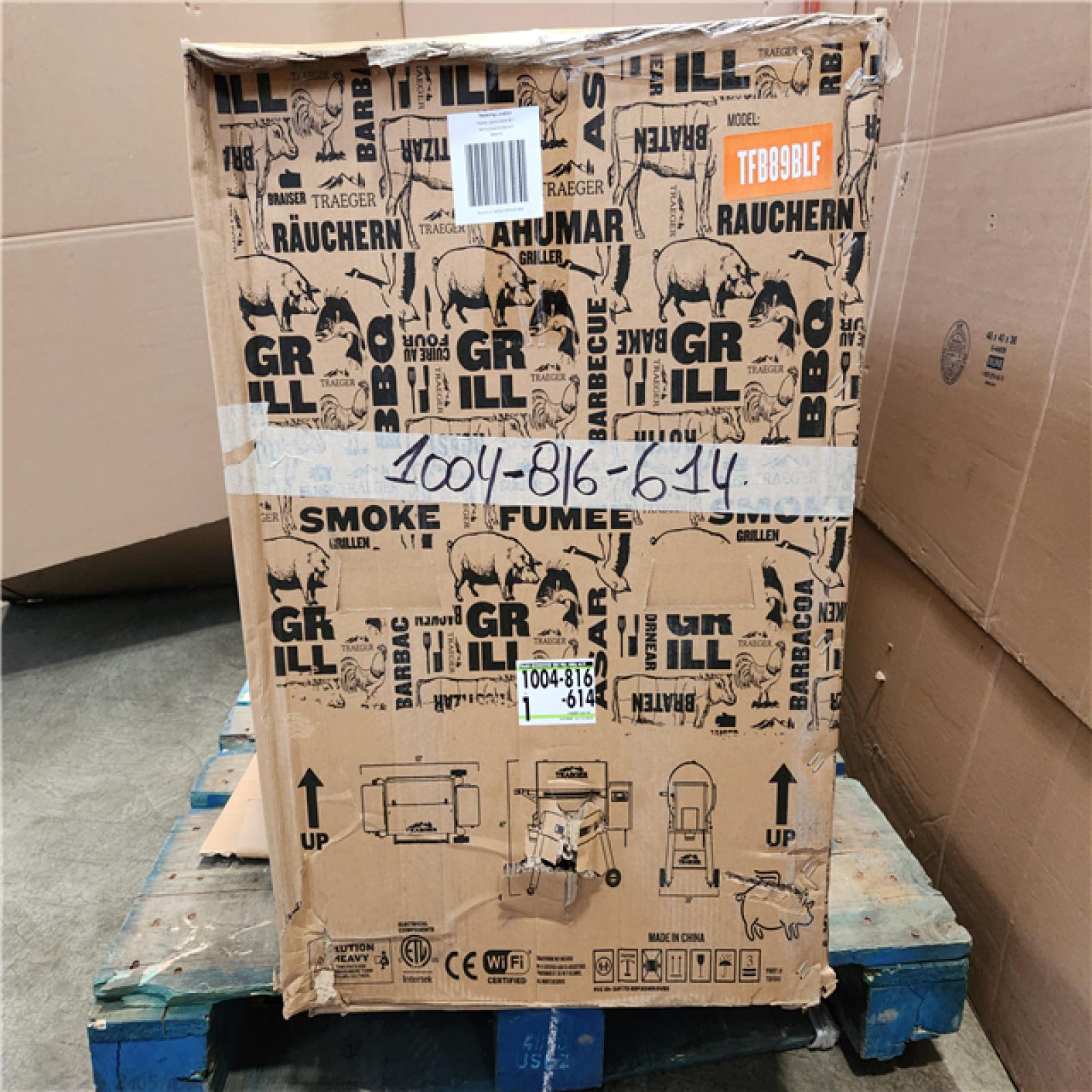 Phoenix Location LIKE NEW Traeger Ironwood 885 Wi-Fi Pellet Grill and Smoker in Black