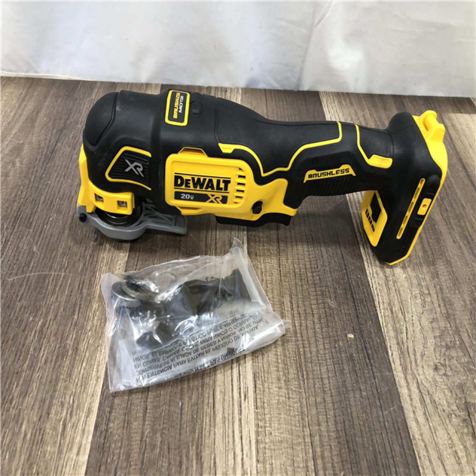 AS-IS DEWALT 20V MAX XR Cordless Brushless 3-Speed Oscillating Multi Tool (Tool Only)