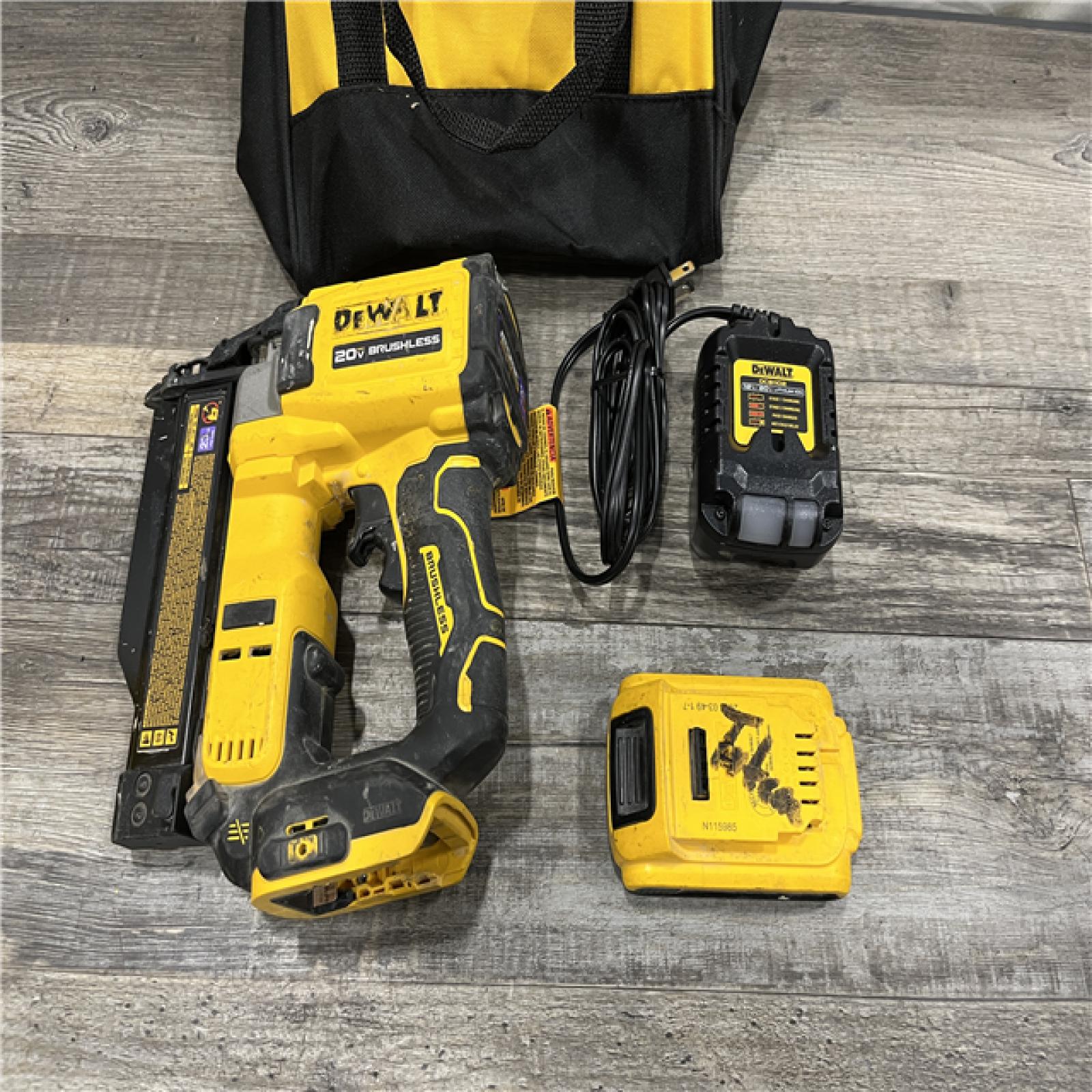 AS-IS DEWALT ATOMIC 20V MAX Lithium Ion Cordless 23 Gauge Pin Nailer Kit
