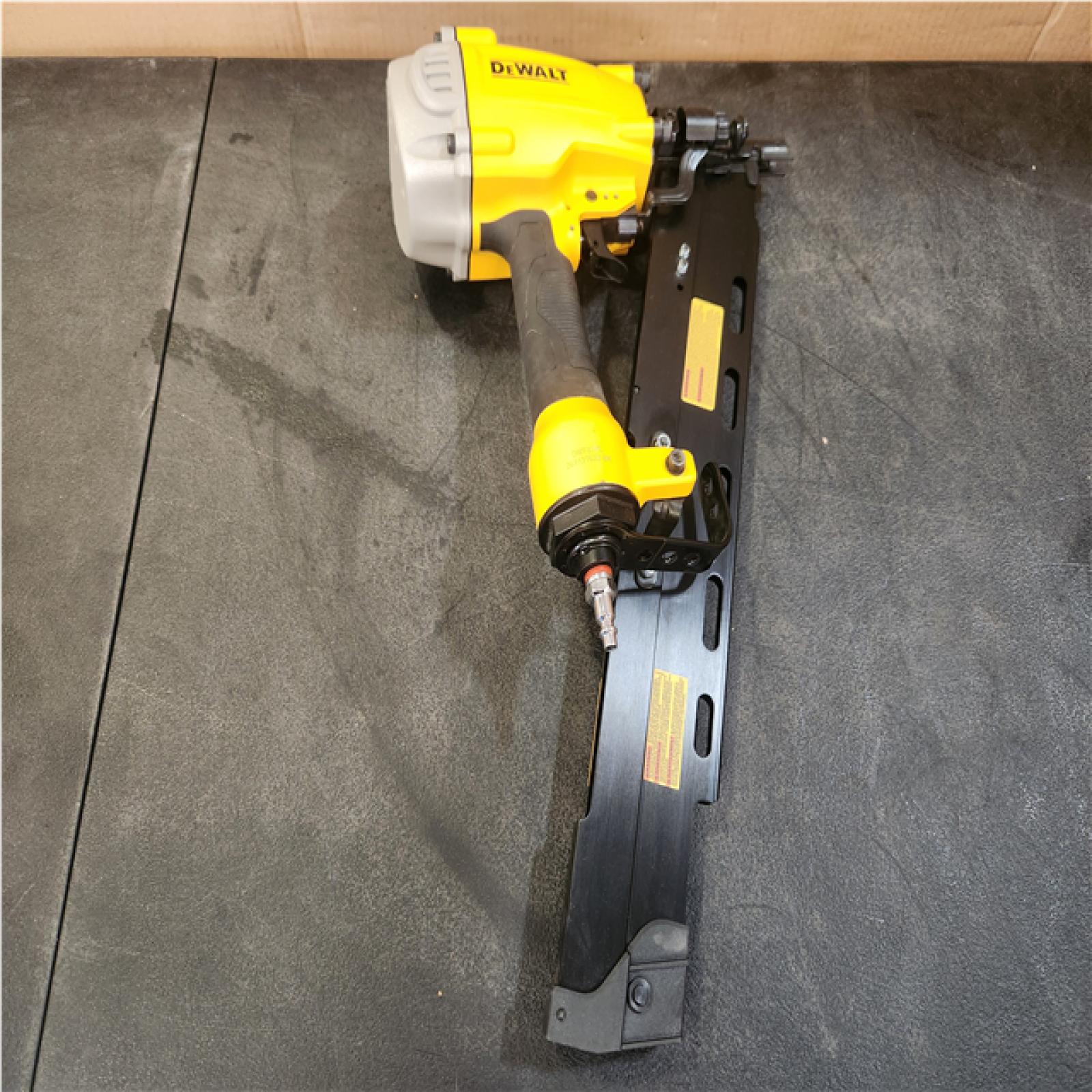 Phoenix NEW DEWALT Pneumatic 21-Degree Collated Corded Framing Nailer