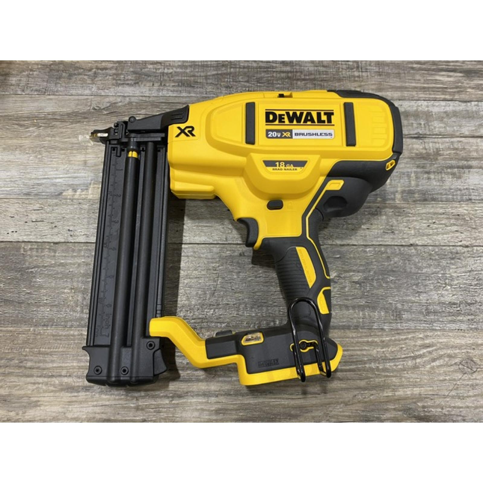 AS-IS DEWALT 20V MAX XR 18 Gauge Brad Nailer Kit