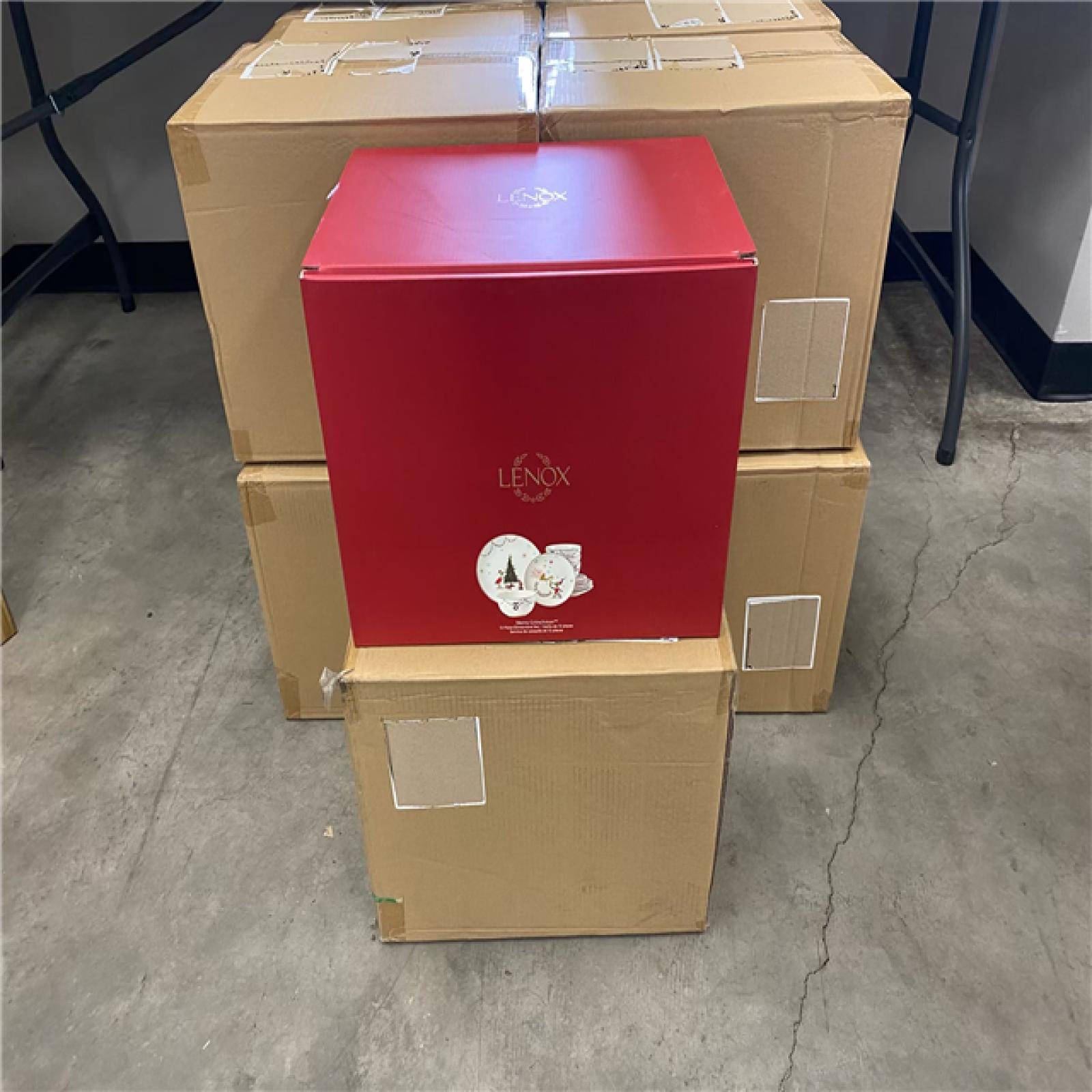 Pittston location as-is Lenox Christmas products (954 UNITS/ 2 pallets)