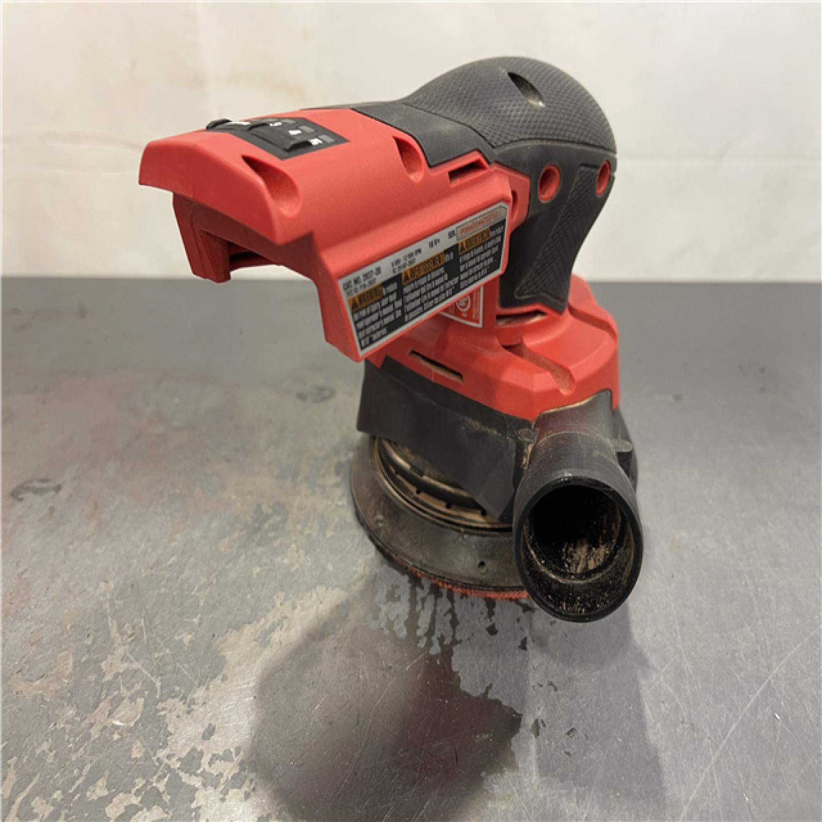 AS-IS - Milwaukee M18 18V Lithium-Ion Brushless Cordless FUEL 5 in. Random Orbit Sander