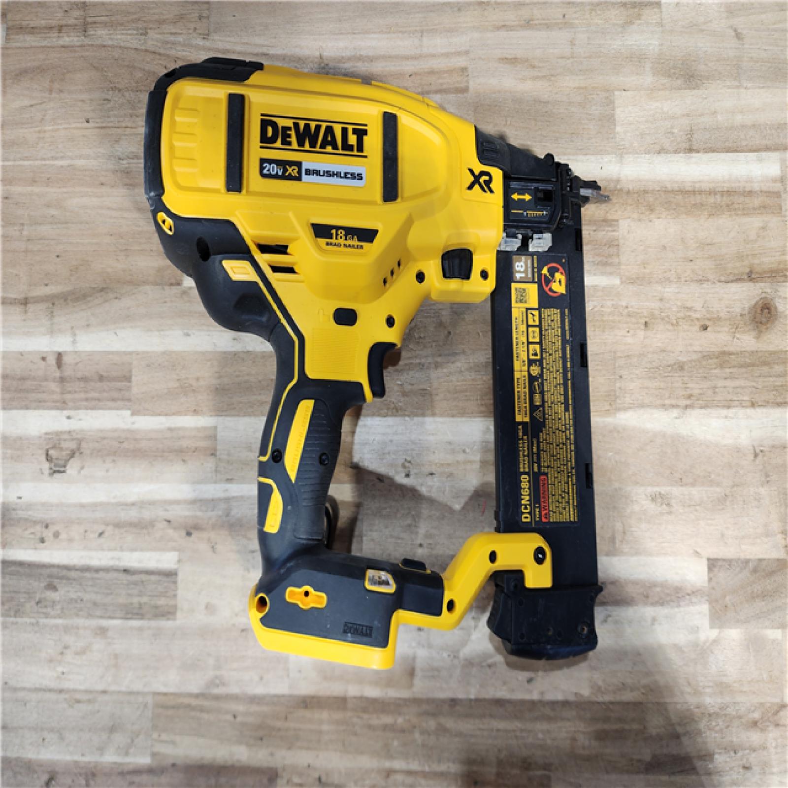 HOUSTON LOCATION - AS-IS DEWALT 20V MAX XR Lithium-Ion Electric Cordless 18-Gauge Brad Nailer (Tool Only)