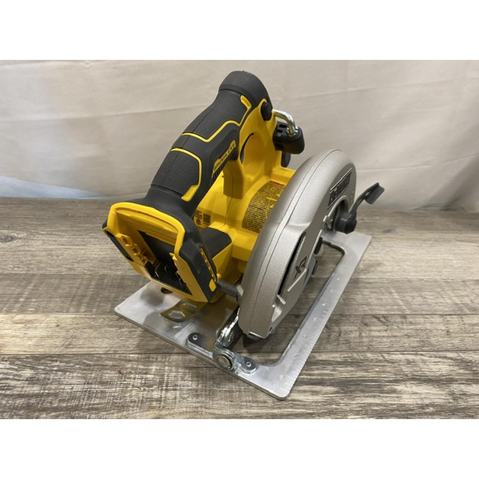 AS-IS DEWALT 20-Volt MAX 7-1/4 in. Cordless Circular Saw (Tool Only)