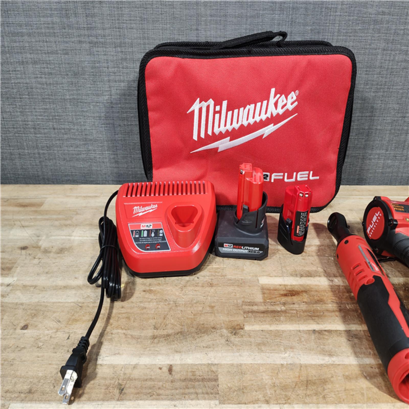 HOUSTON LOCATION - AS - IS Milwaukee 2 Tool Combo Kit W/ (2) Battery & Charger