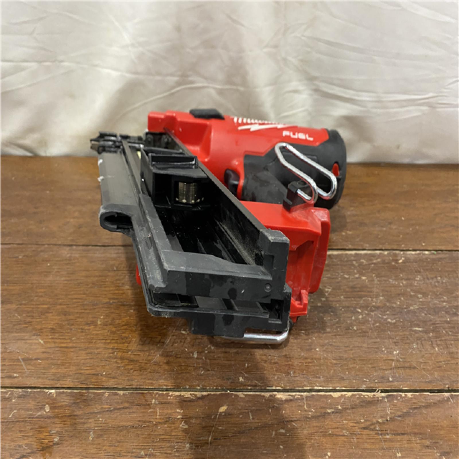 AS-IS Milwaukee 2744-20 M18 FUEL 3-1/2 in. 18-Volt 21-Degree Lithium-Ion Brushless Cordless Framing Nailer (Tool-Only)