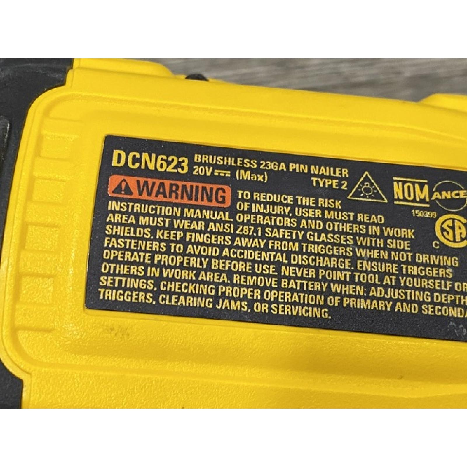 AS-IS DEWALT ATOMIC 20V MAX Lithium Ion Cordless 23 Gauge Pin Nailer Kit