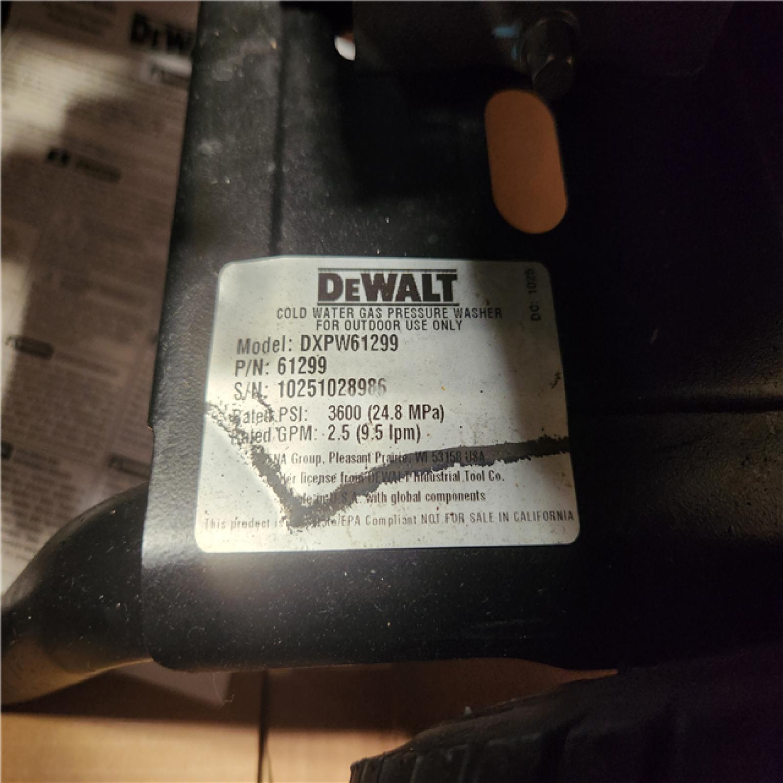 Phoenix DEWALT 3600 PSI 2.5 GPM Cold Water Gas Professional Pressure Washer with HONDA GX200 Engine