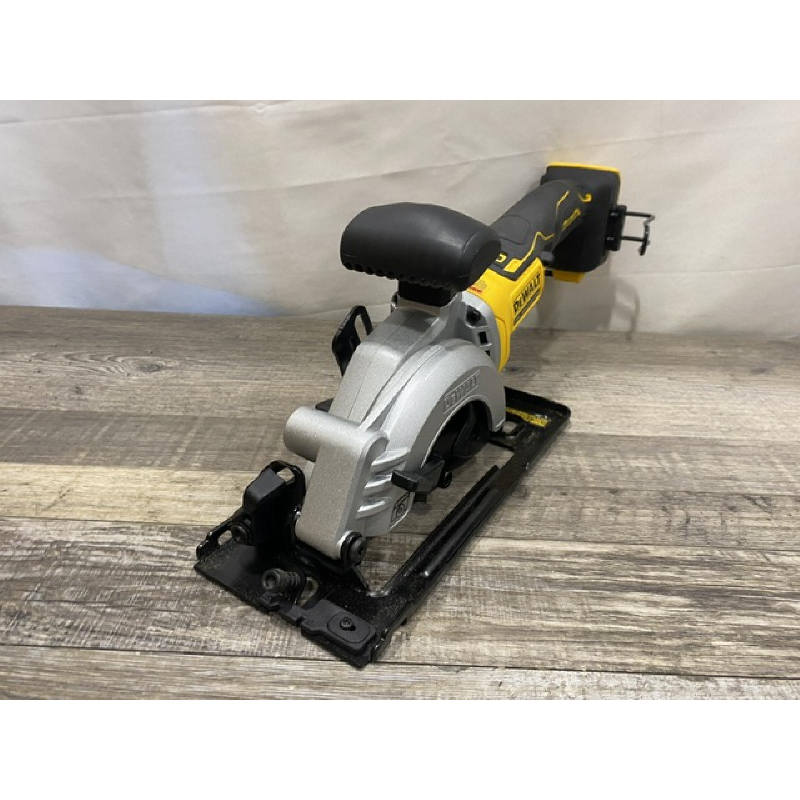 AS-IS DEWALT ATOMIC 20V MAX Cordless Brushless 4-1/2 in. Circular Saw (Tool Only)