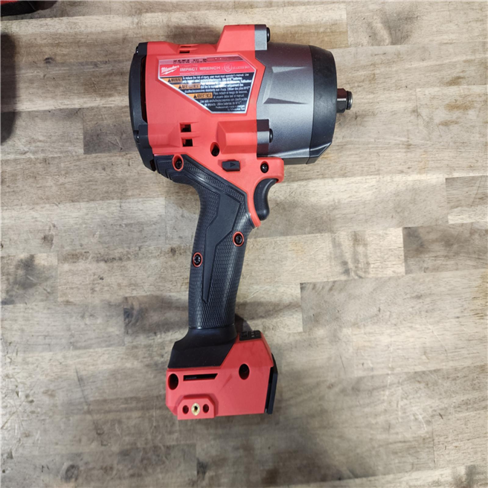 HOUSTON LOCATION - AS-IS (APPEARS LIKE NEW) Milwaukee M18 1/2 in. Cordless Brushless High Torque Impact Wrench Kit (Battery & Charger)