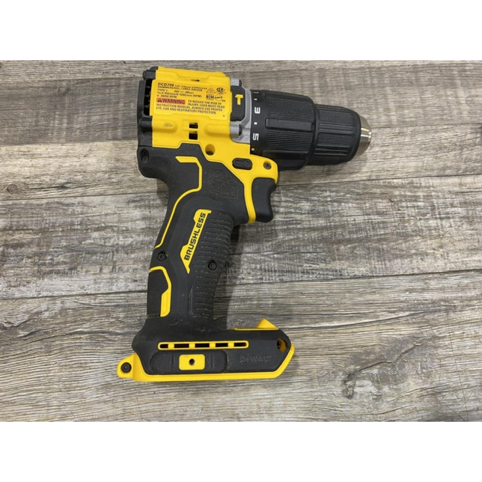 AS-IS DEWALT ATOMIC 20V Cordless 1/2 in. Compact Hammer Drill Kit