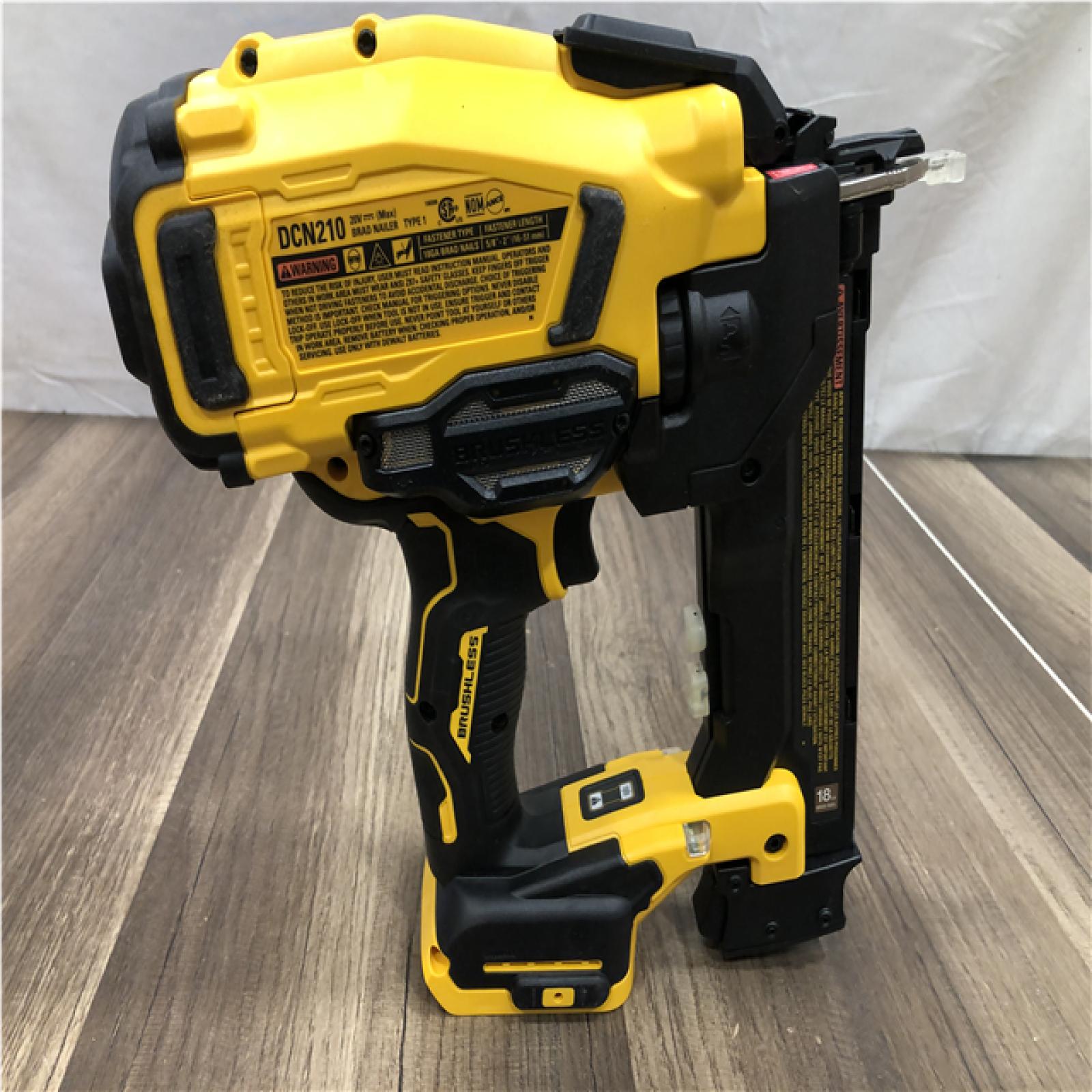 DEWALAS-IS T 20V MAX XR 18 Gauge Cordless Brad Nailer (Tool Only)