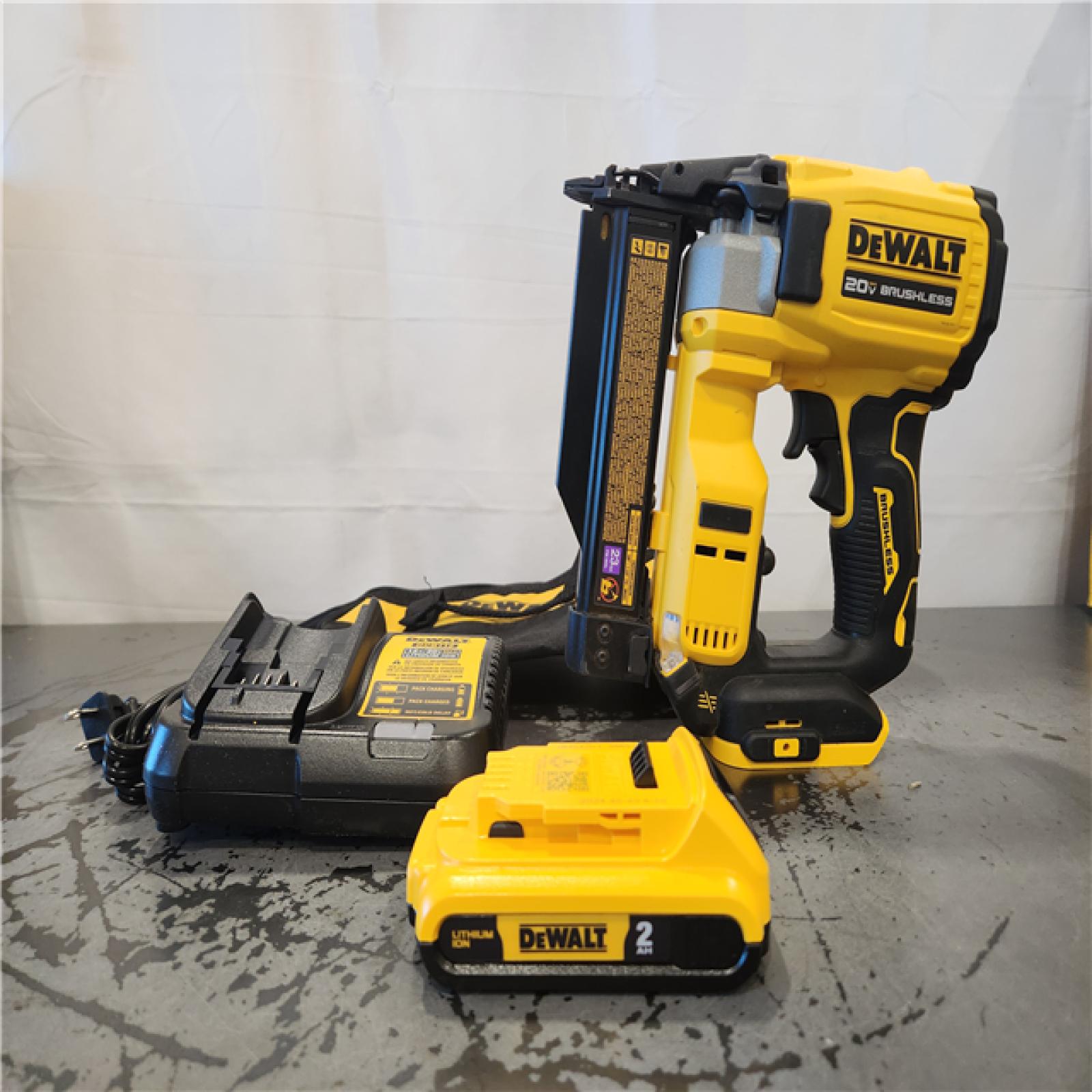 AS-IS- DEWALT ATOMIC 20V MAX Lithium Ion Cordless 23 Gauge Pin Nailer Kit