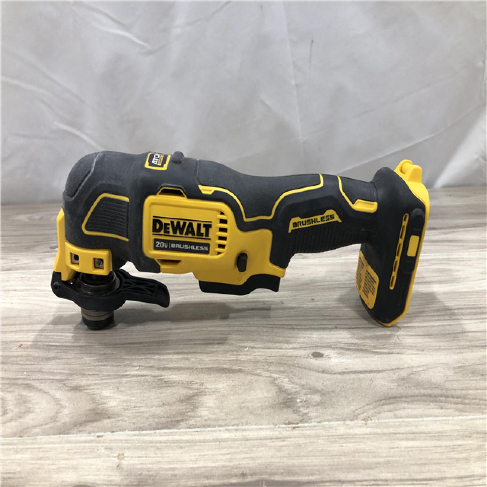 AS-IS DeWalt DCS354D1 20V Cordless Oscillating Multi-Tool Kit